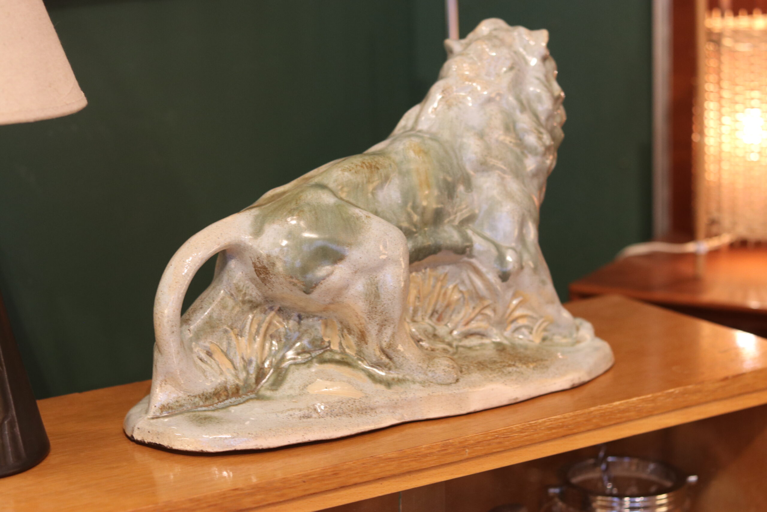 Sculpture en barbotine représentant un lion, manufacture Moulin des Loups, vers 1930 – Image 4