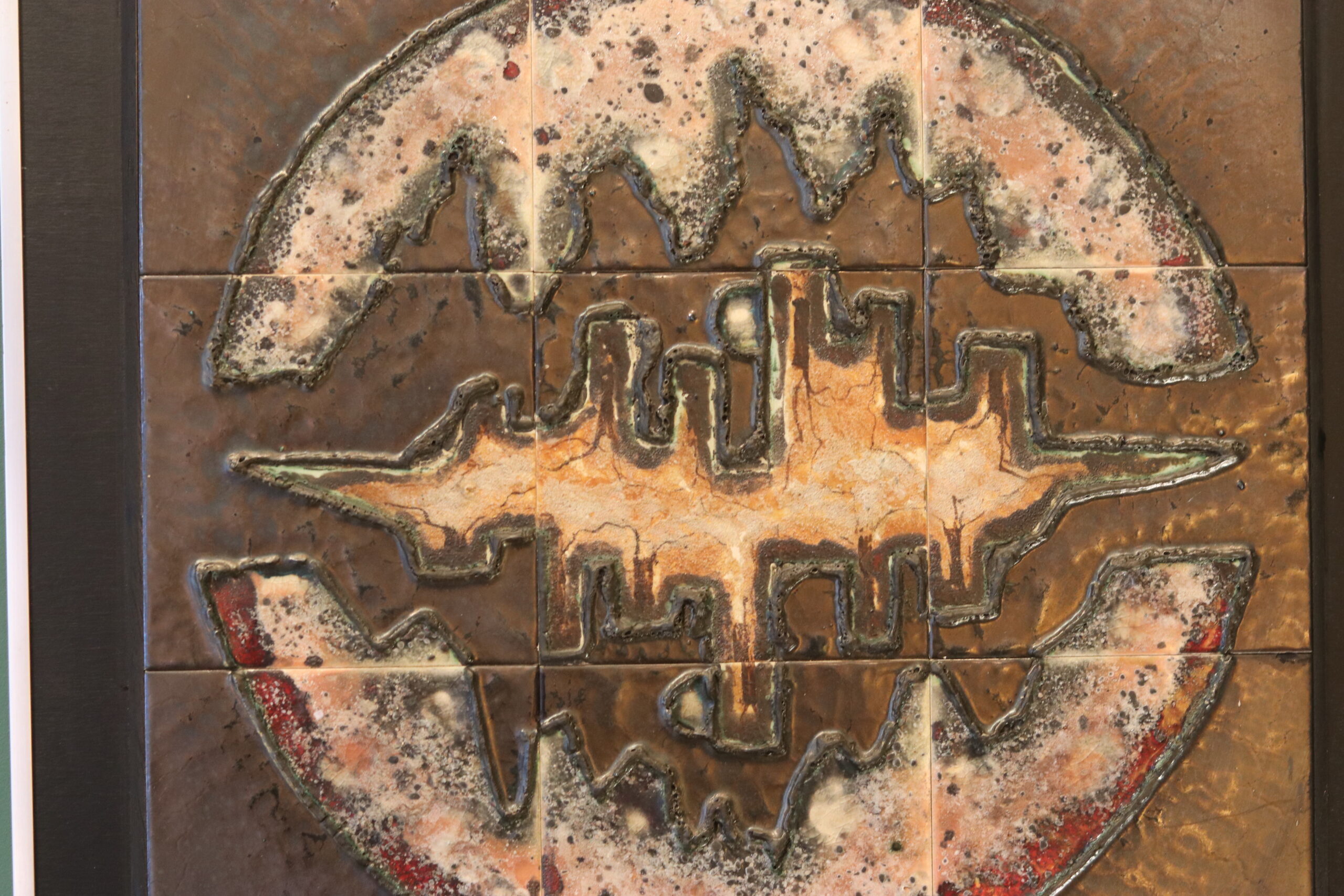 Décoration murale en céramique brutaliste des années 70 – Image 4