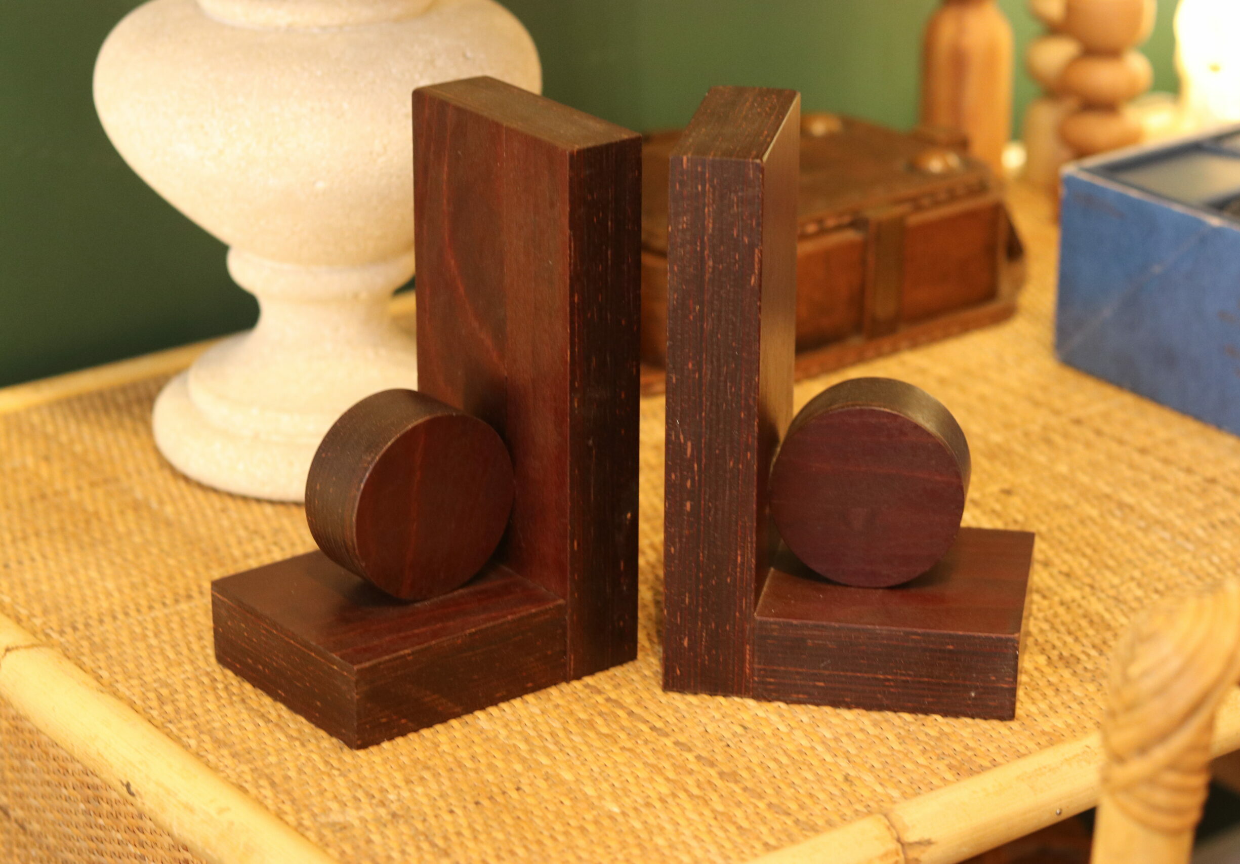 Paire de serre-livres Art Déco en acajou contreplaqué