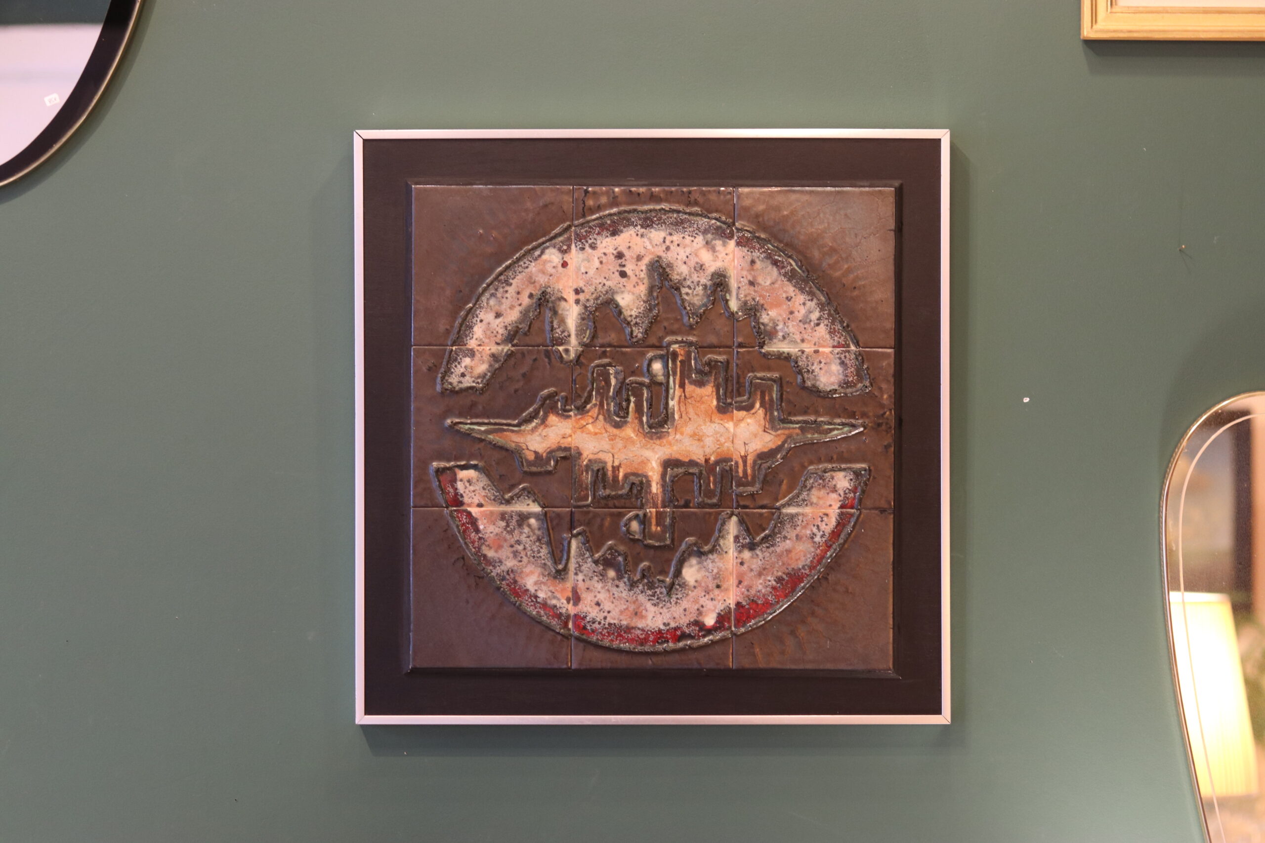 Décoration murale en céramique brutaliste des années 70