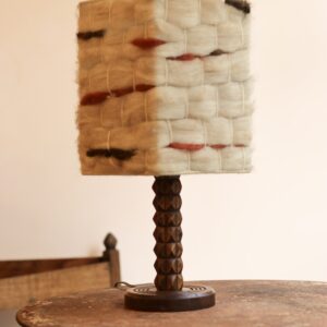 Lampe brutaliste des années 60 en bois sculpté pointe de diamant