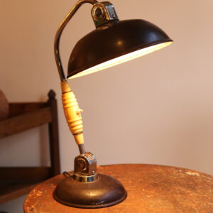 Lampe Art Déco en métal laqué, métal chromé et Bakélite