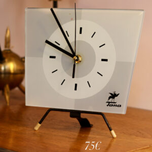 Pendule Tana des années 50 au cadran en verre