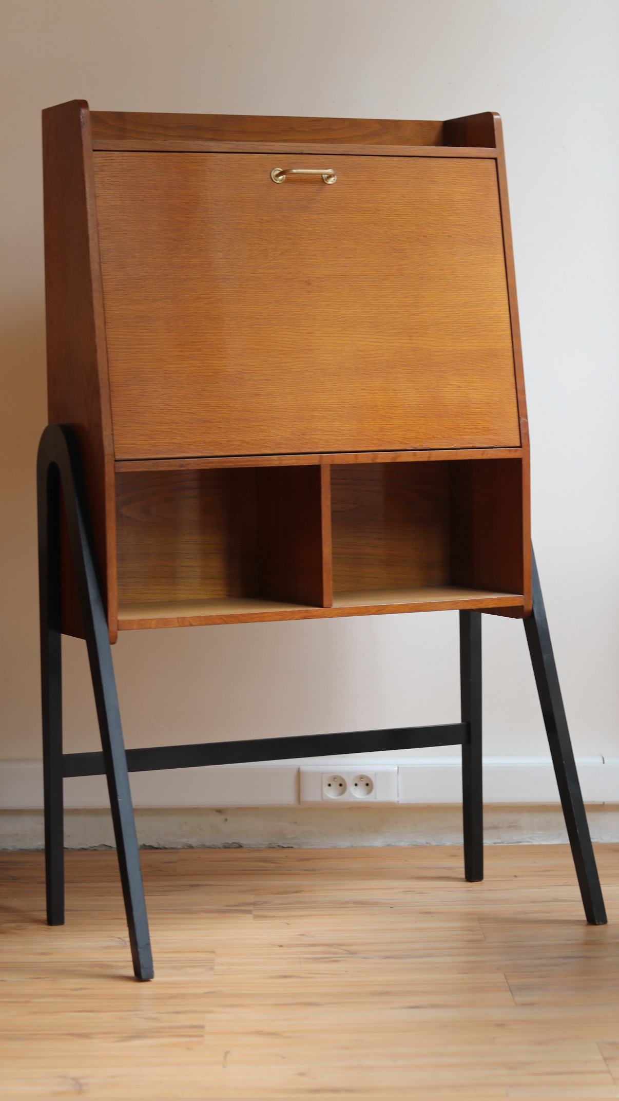 Secrétaire vintage années 60 en placage de chêne avec abattant – Image 8