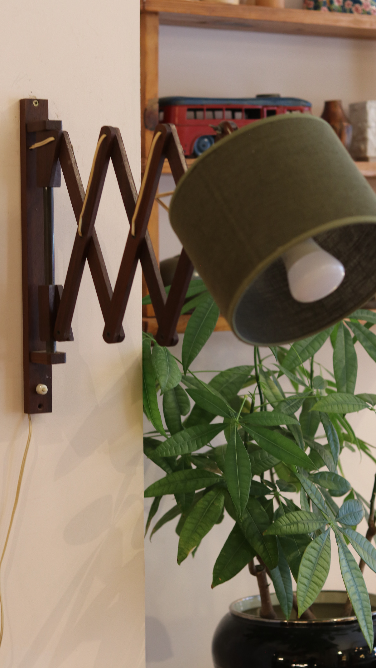 Applique murale scandinave en teck, années 60, avec bras accordéon