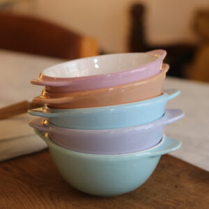 Suite de 5 bols à oreilles en faïence émaillée pastel, années 50