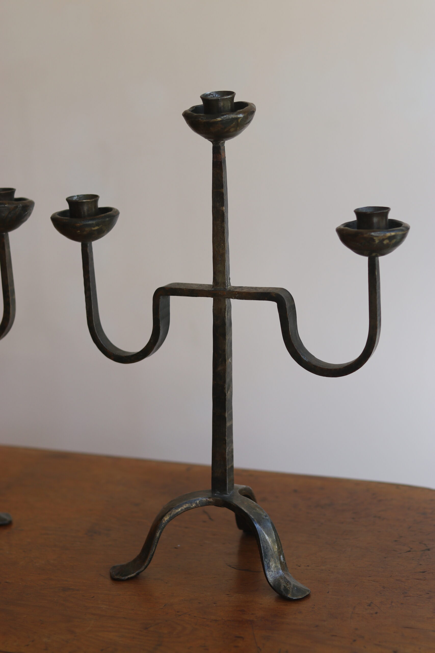 Paire de candélabres brutalistes en bronze, années 1960