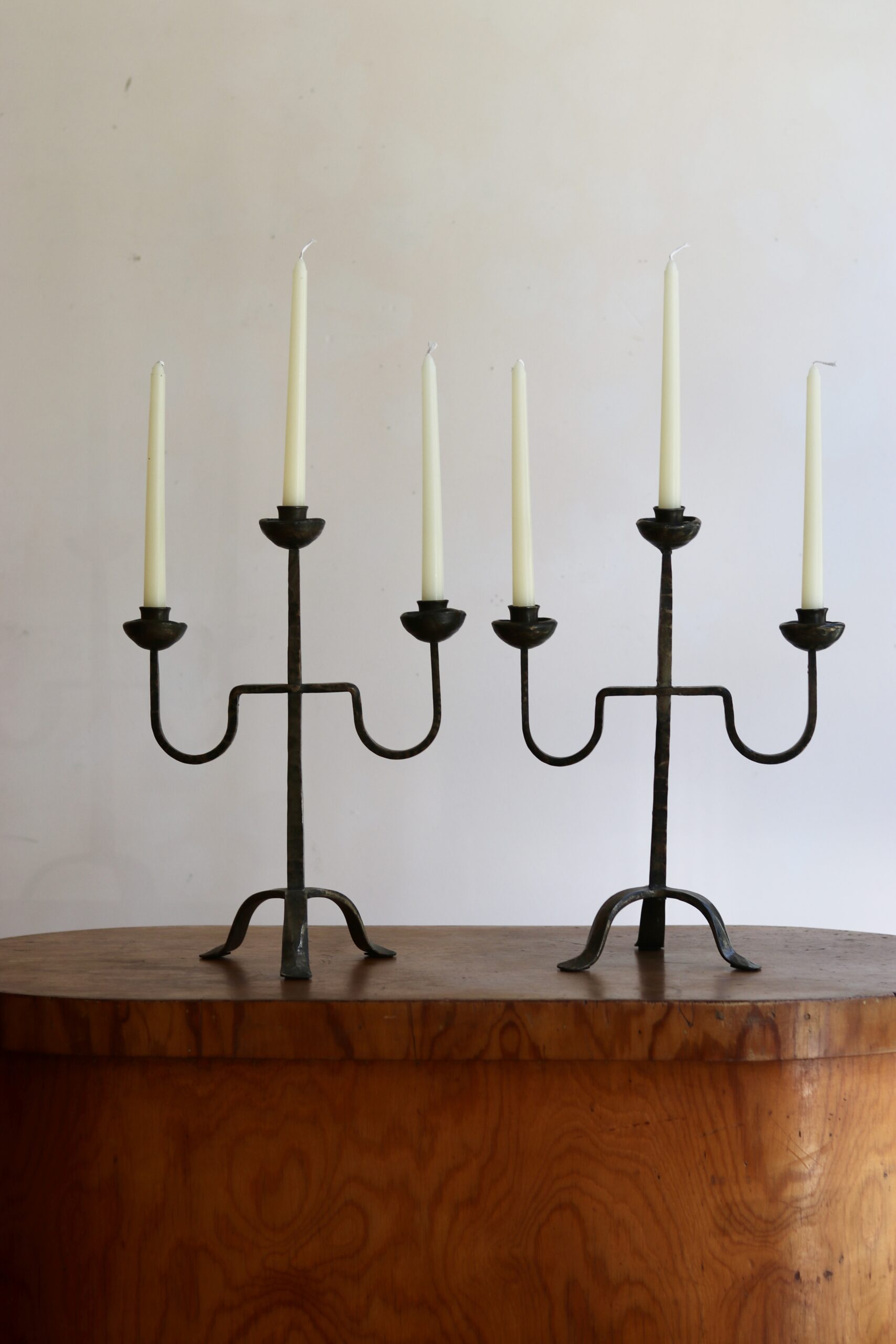 Paire de candélabres brutalistes en bronze, années 1960