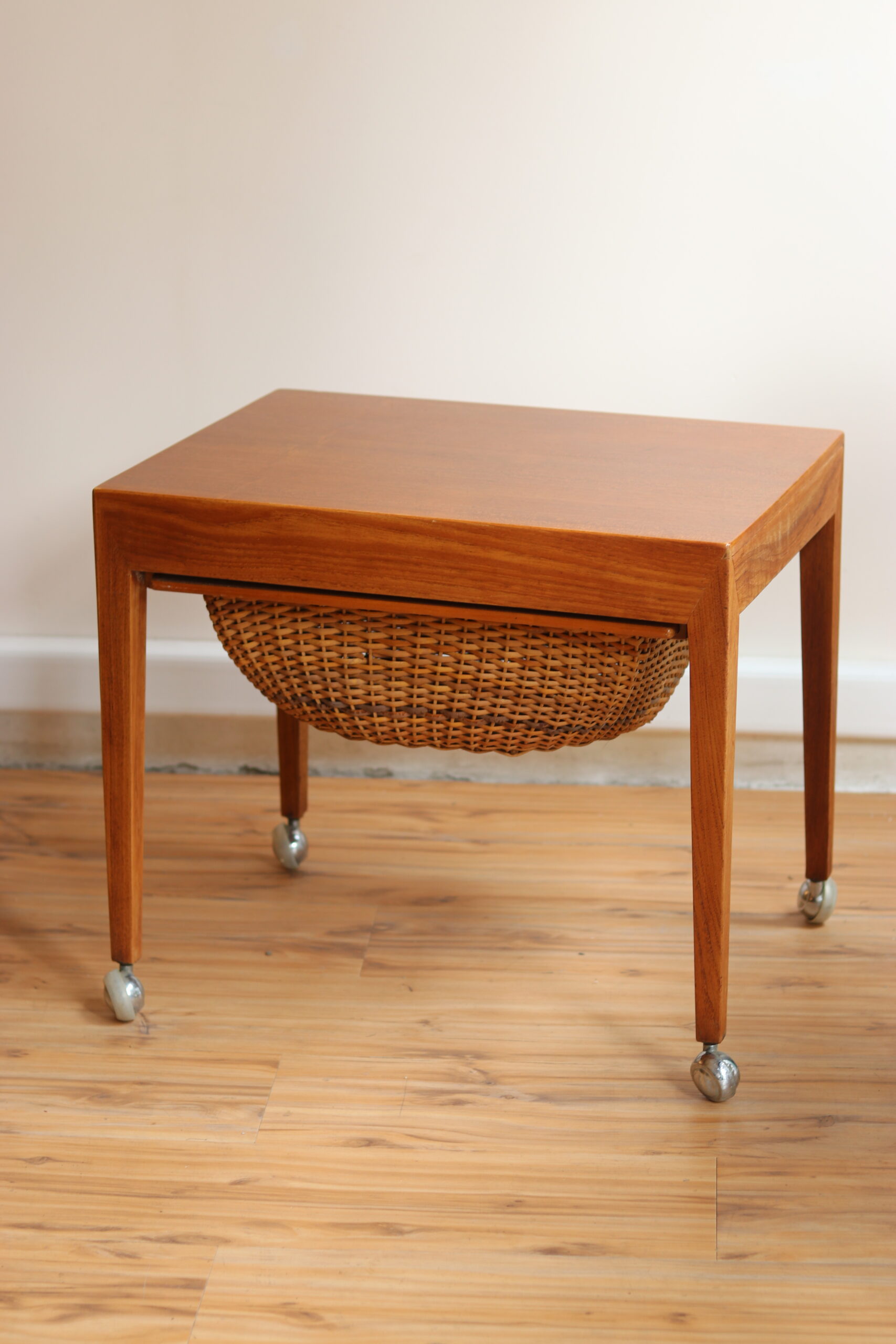 Table à couture vintage en teck dessinée par Severin Hansen, années 60