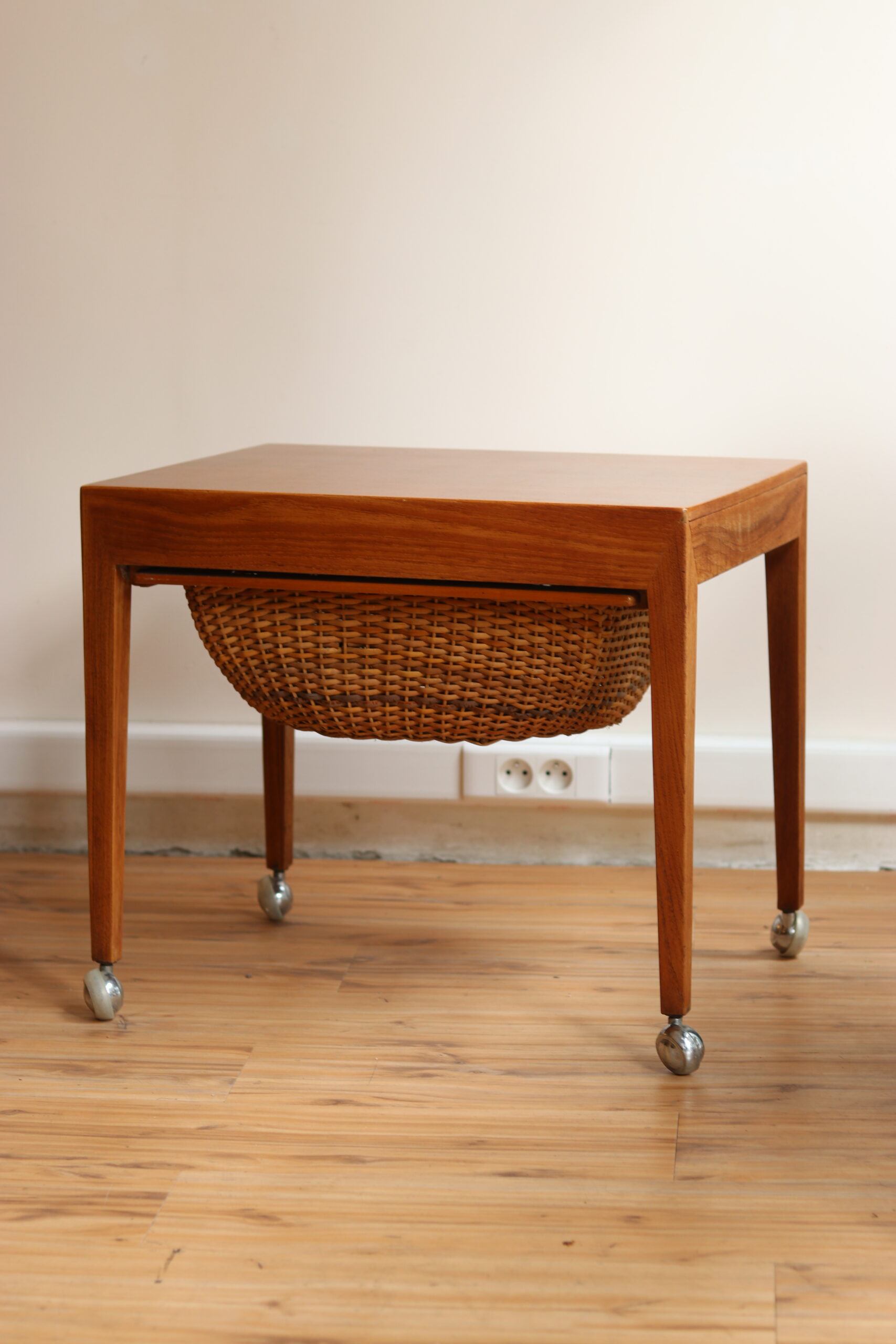 Table à couture vintage en teck dessinée par Severin Hansen, années 60