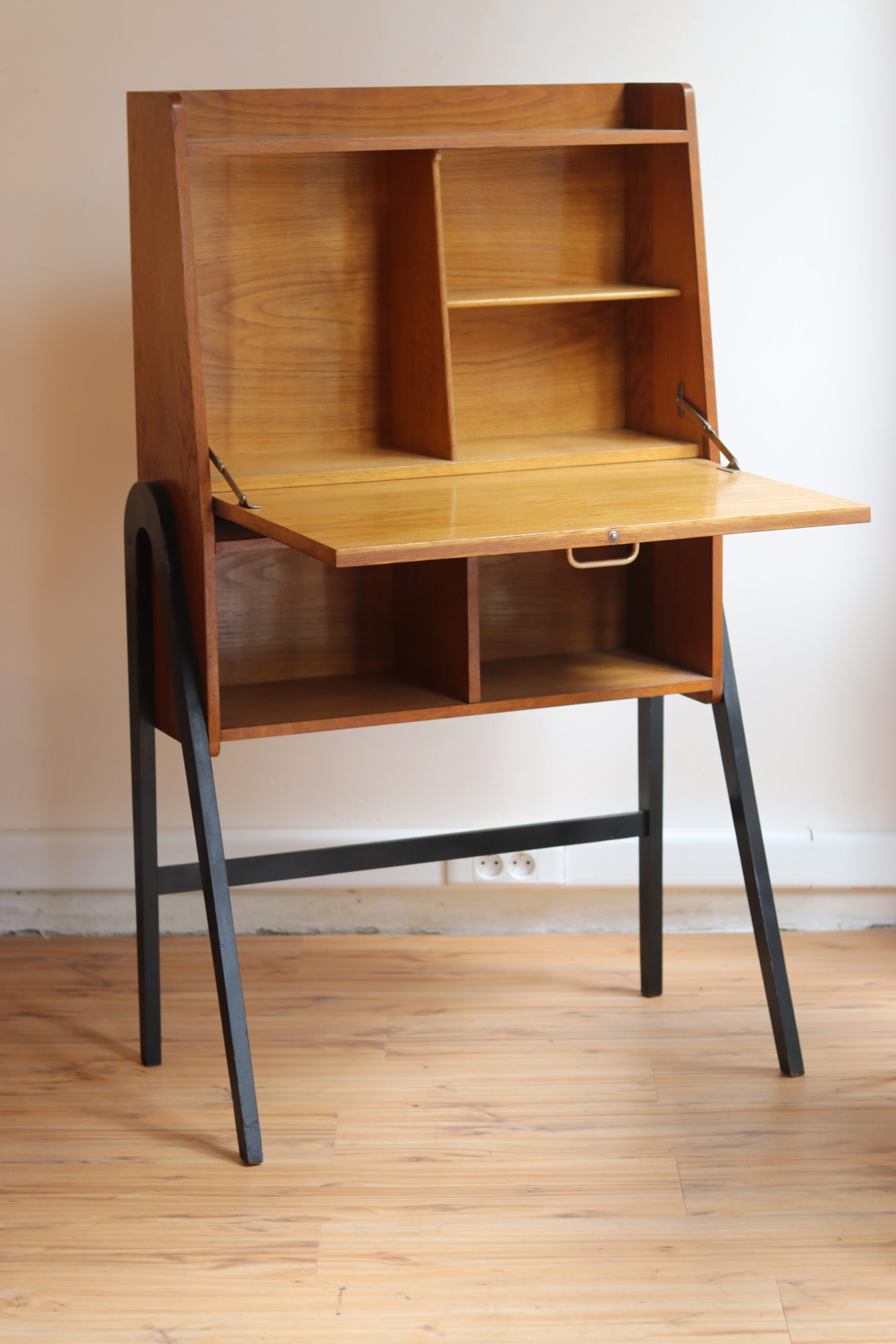 Secrétaire vintage années 60 en placage de chêne avec abattant