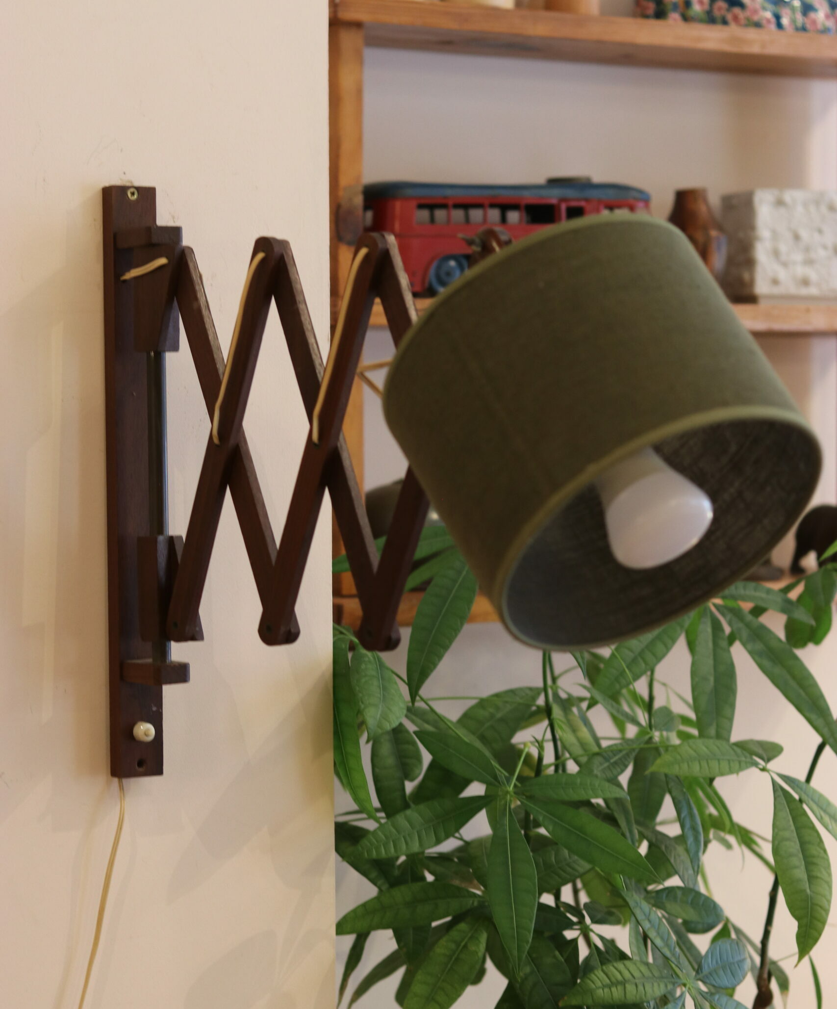 Applique murale scandinave en teck, années 60, avec bras accordéon