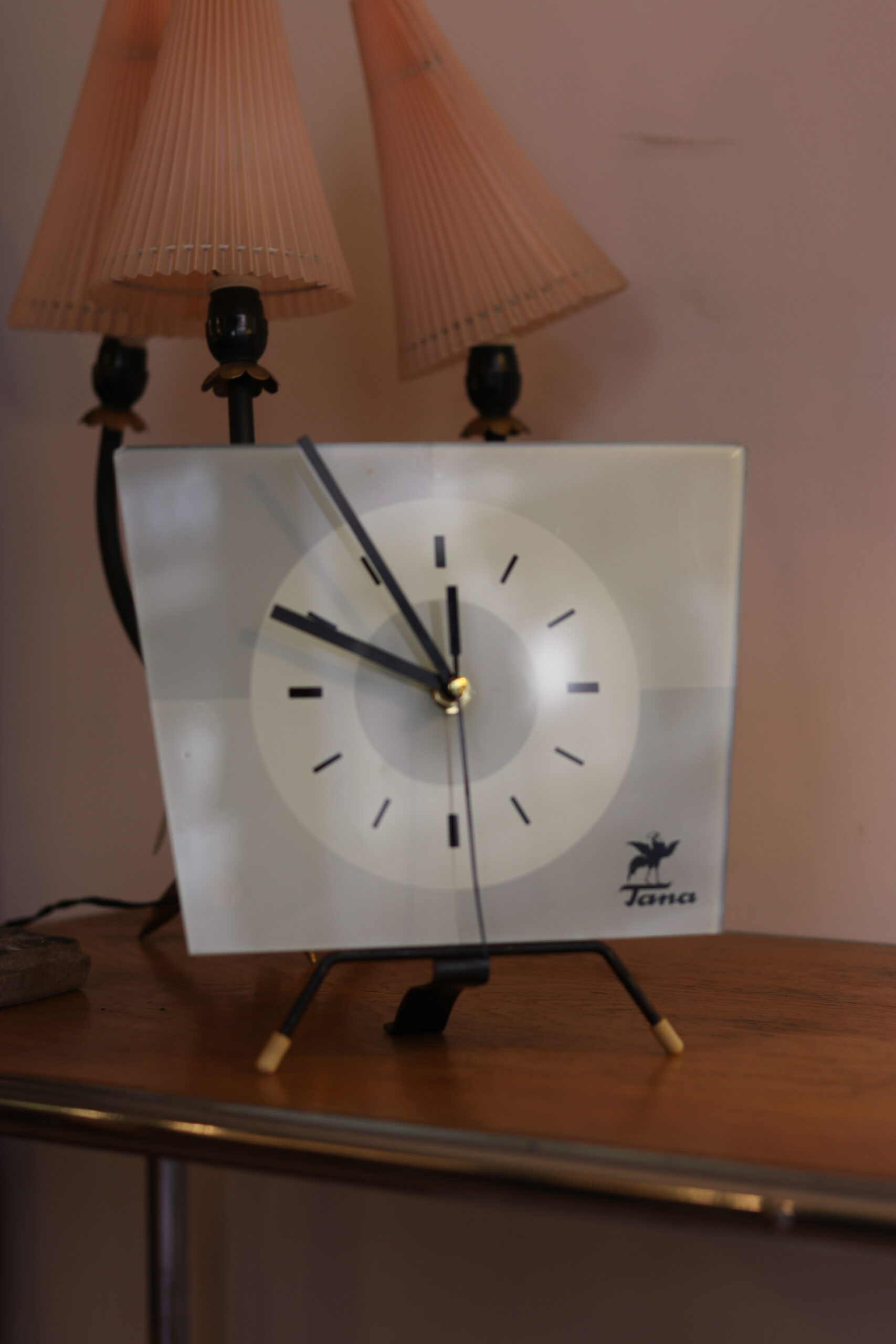 Pendule Tana des années 50 au cadran en verre – Image 4