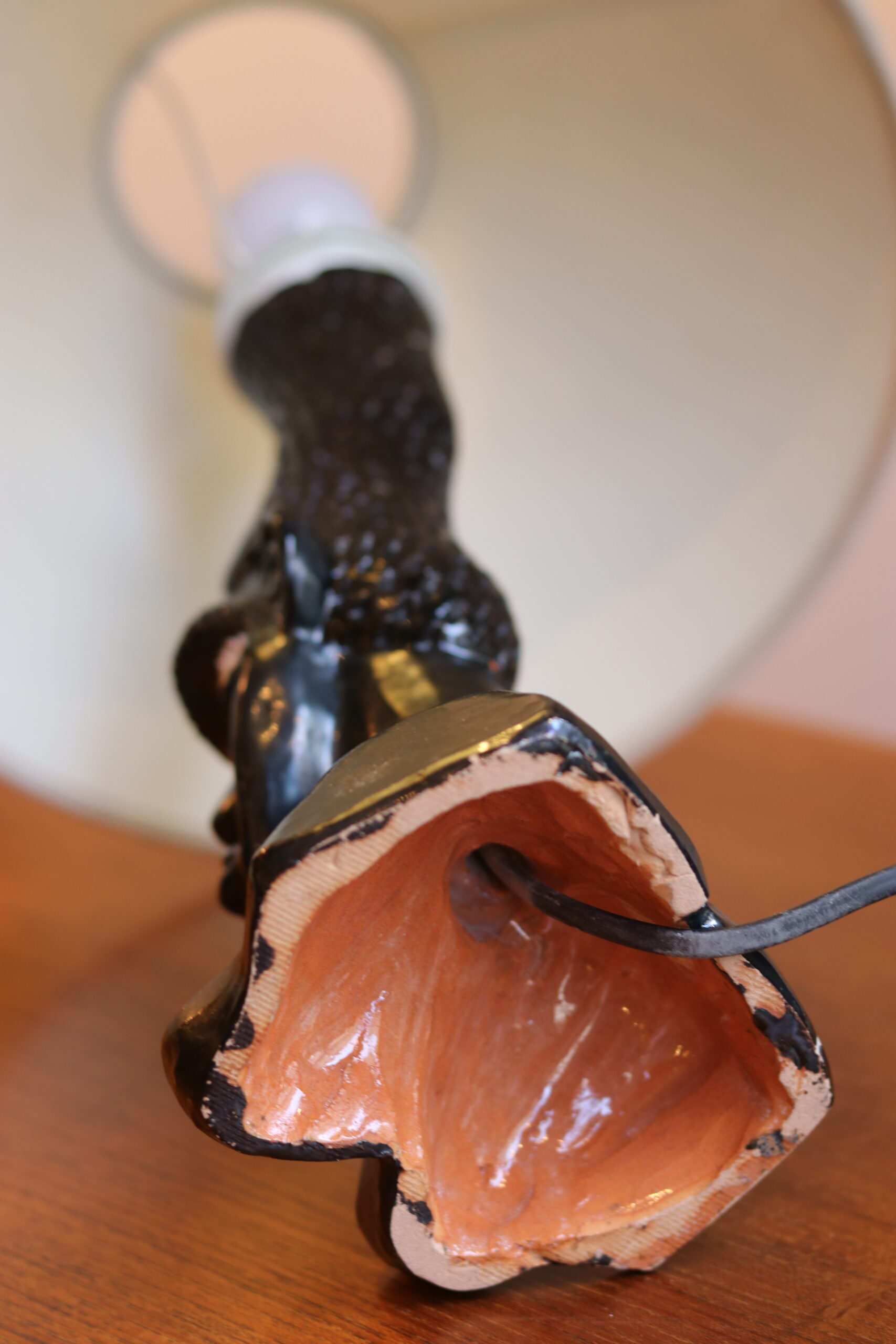 Lampe vintage 1950-60 en terre cuite émaillée buste stylisé d’une femme africaine – Image 4