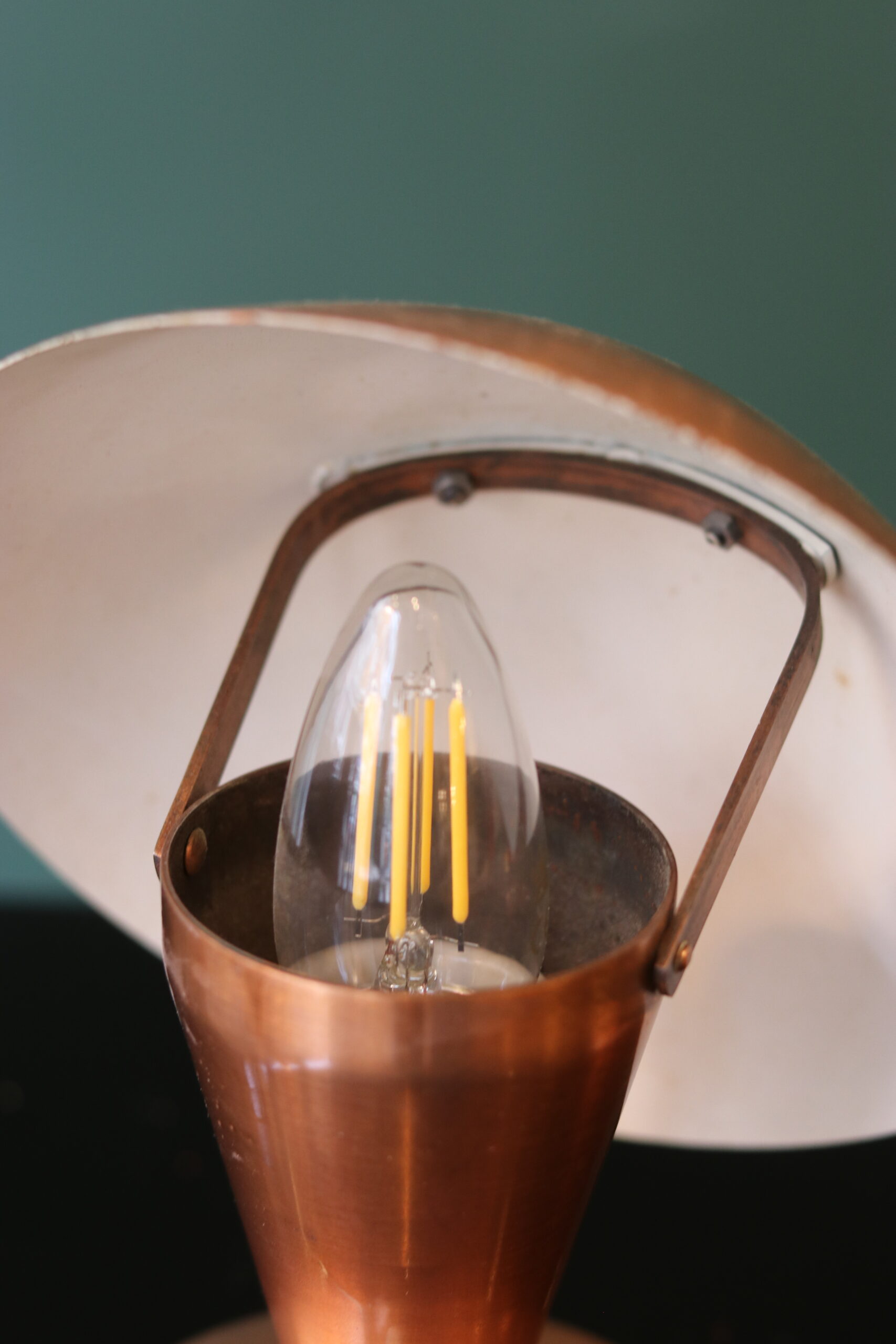 Paire de lampes champignon style Bauhaus en métal cuivré – Image 3