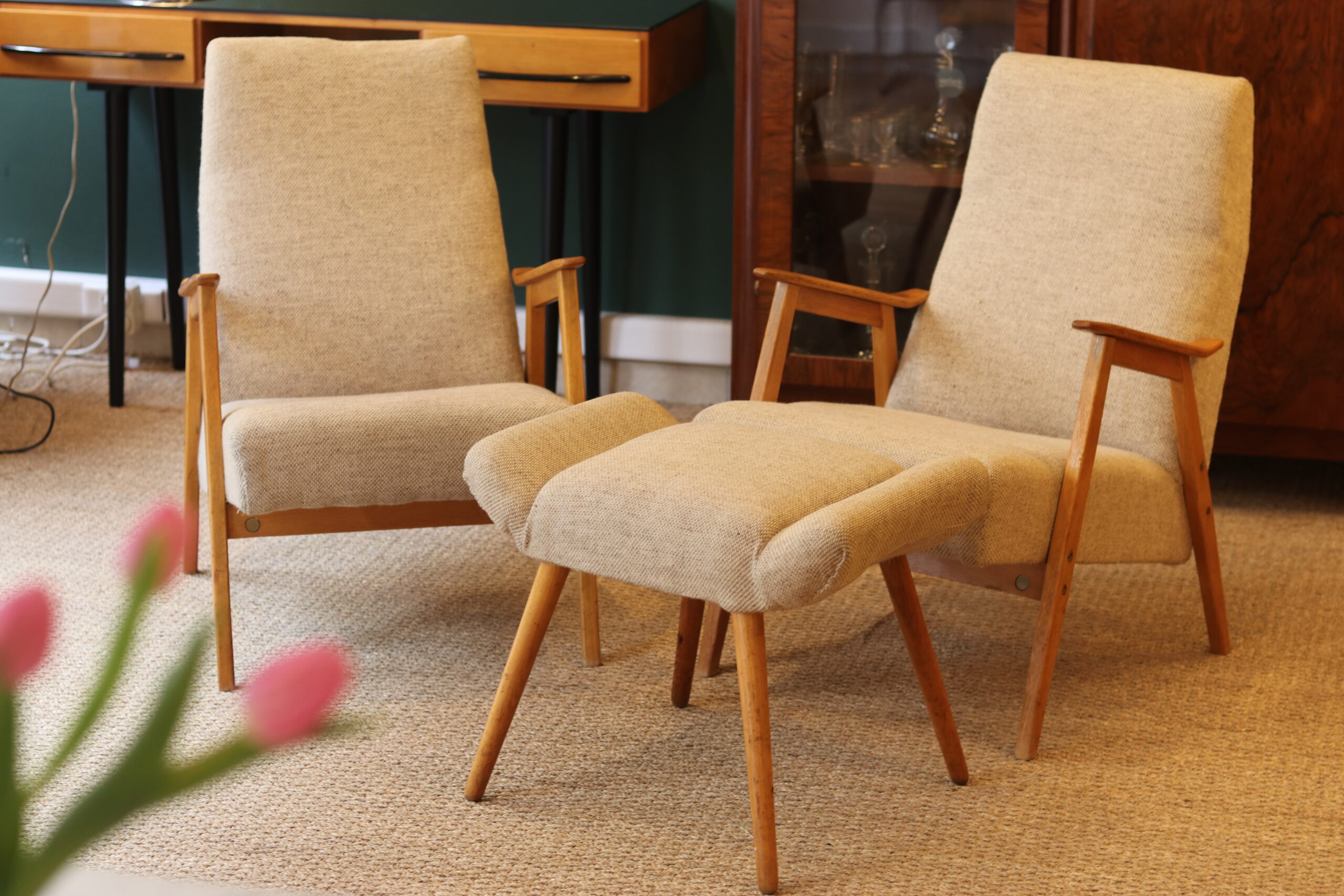 Paire de fauteuils années 1960 + ottoman – Image 8