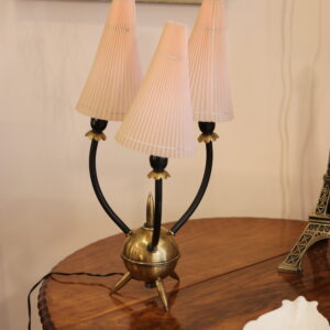 Lampe à poser début années 50, sphère en laiton à pointes