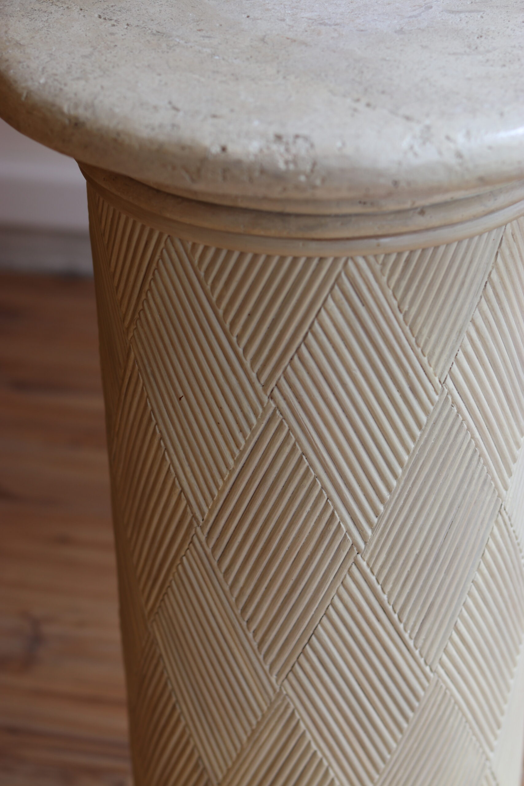 Colonne / piédestal vintage années 70-80 en travertin et bois – Image 4