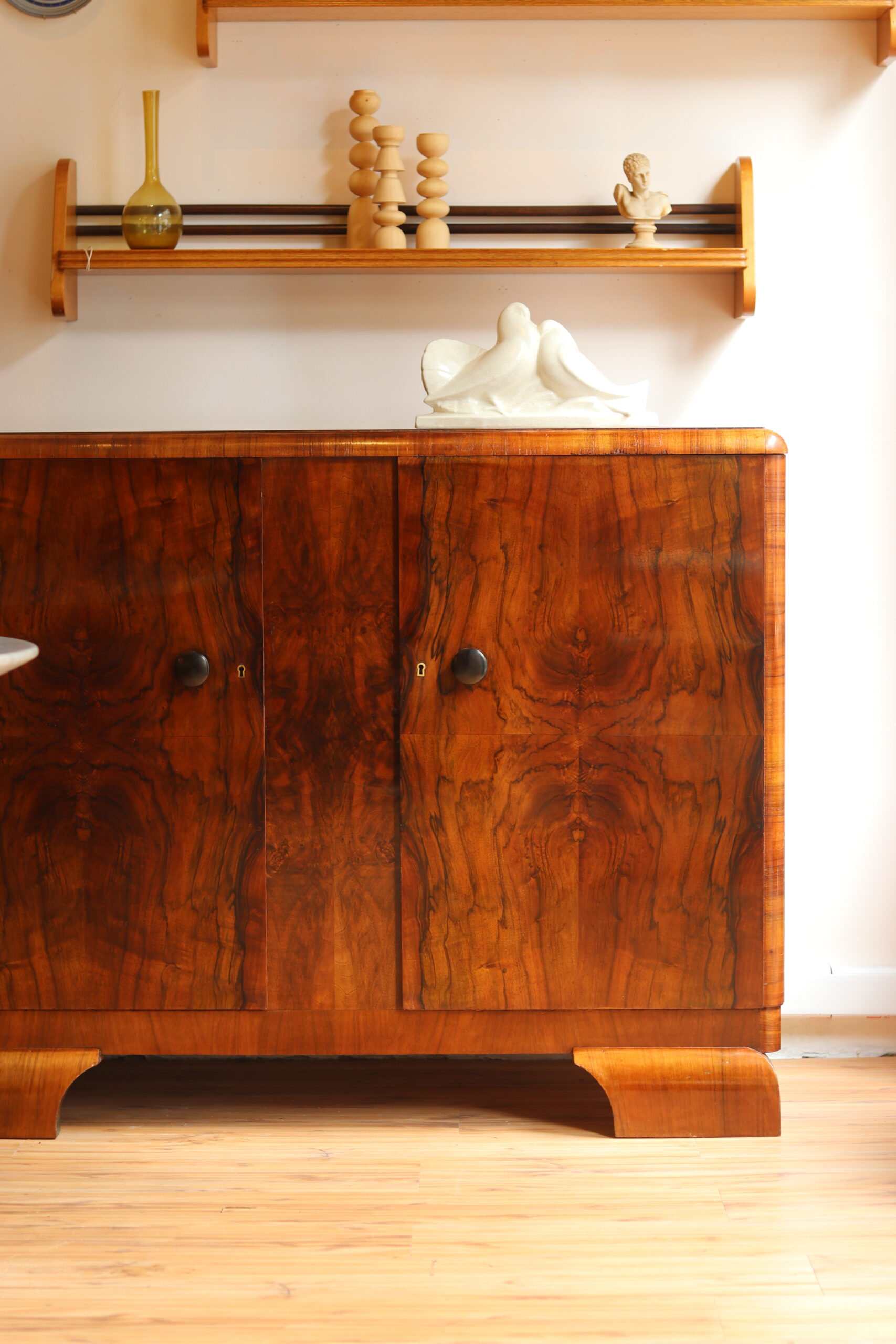 Buffet Art déco en loupe de noyer – Image 3