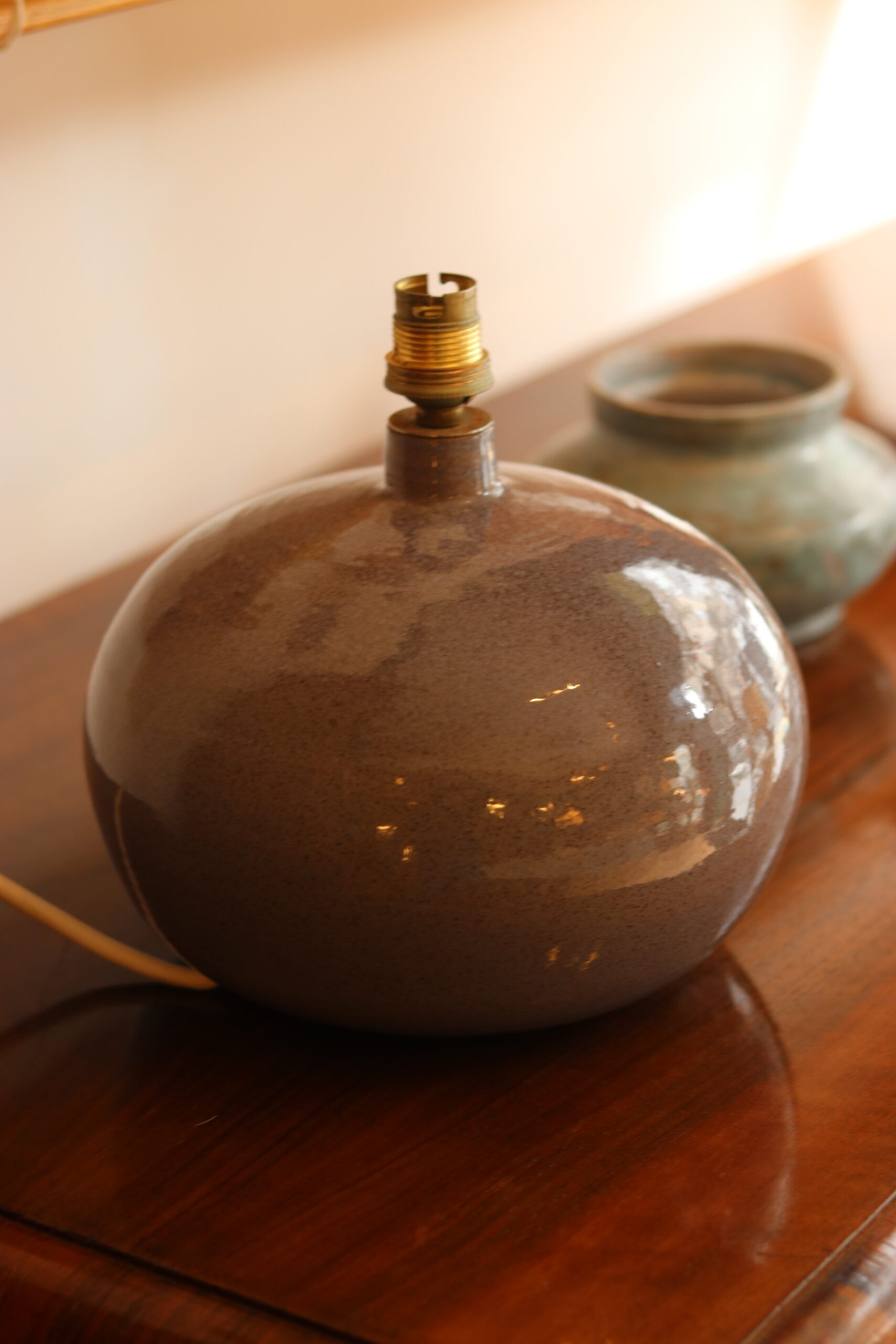 Lampe boule en céramique émaillée – Image 2