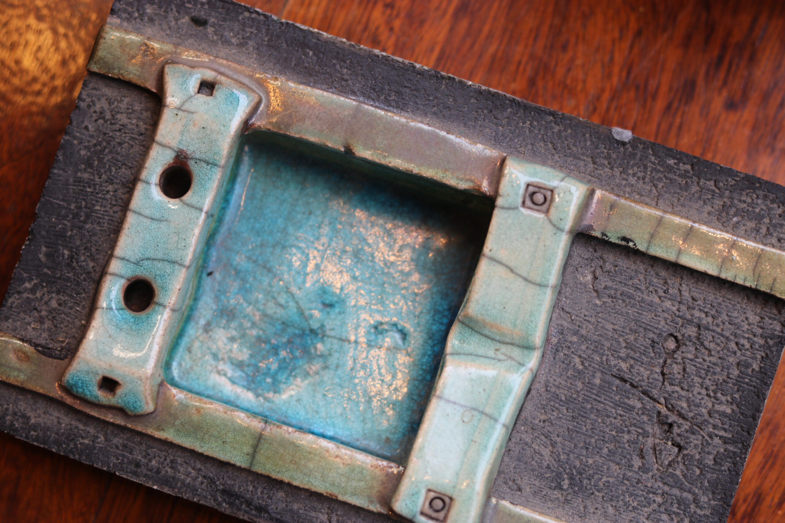 Cendrier brutaliste en grès, années 60, belle glaçure turquoise – Image 3