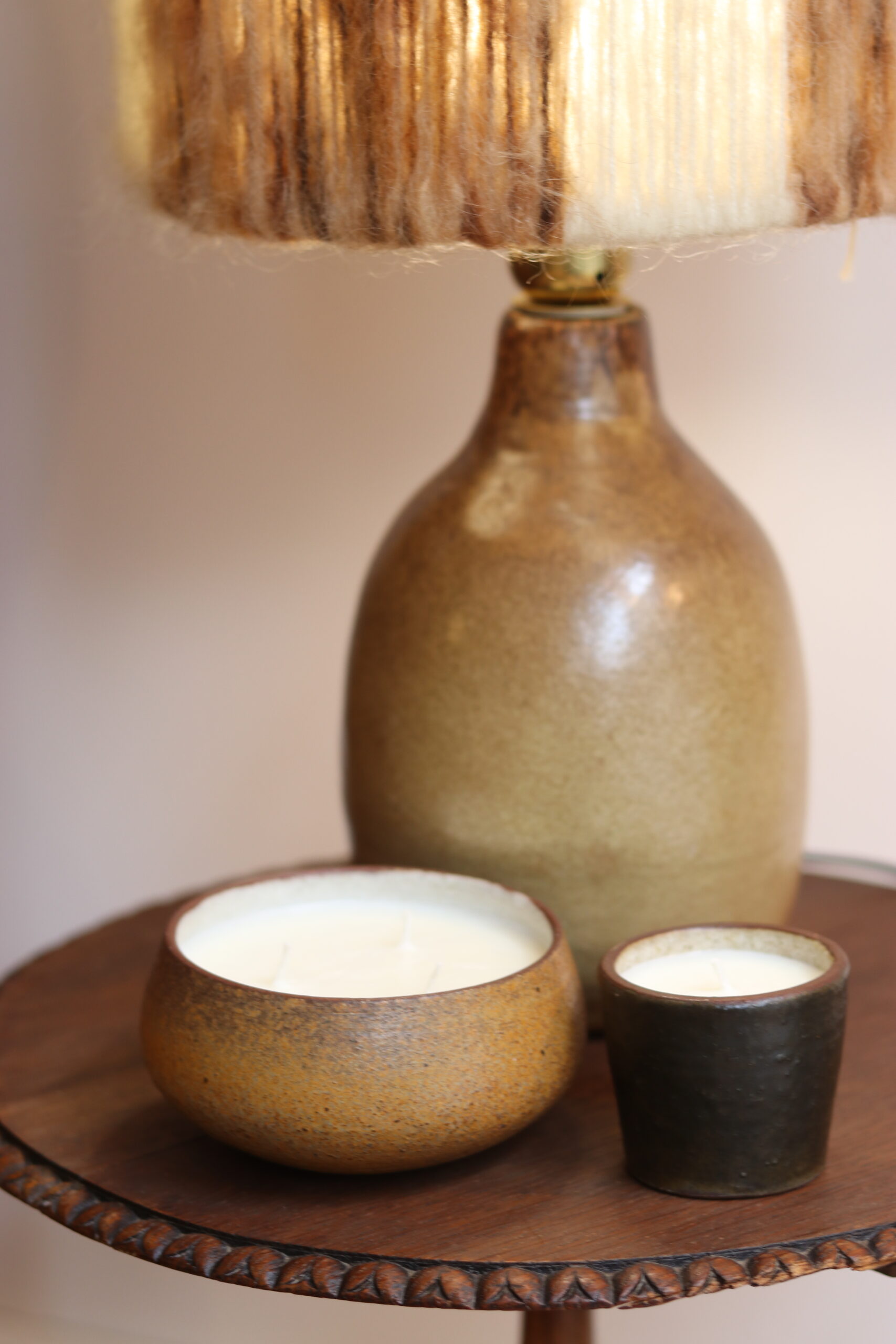 Petite bougie en cire de soja parfum abricot-romarin, pot en céramique Duchastel