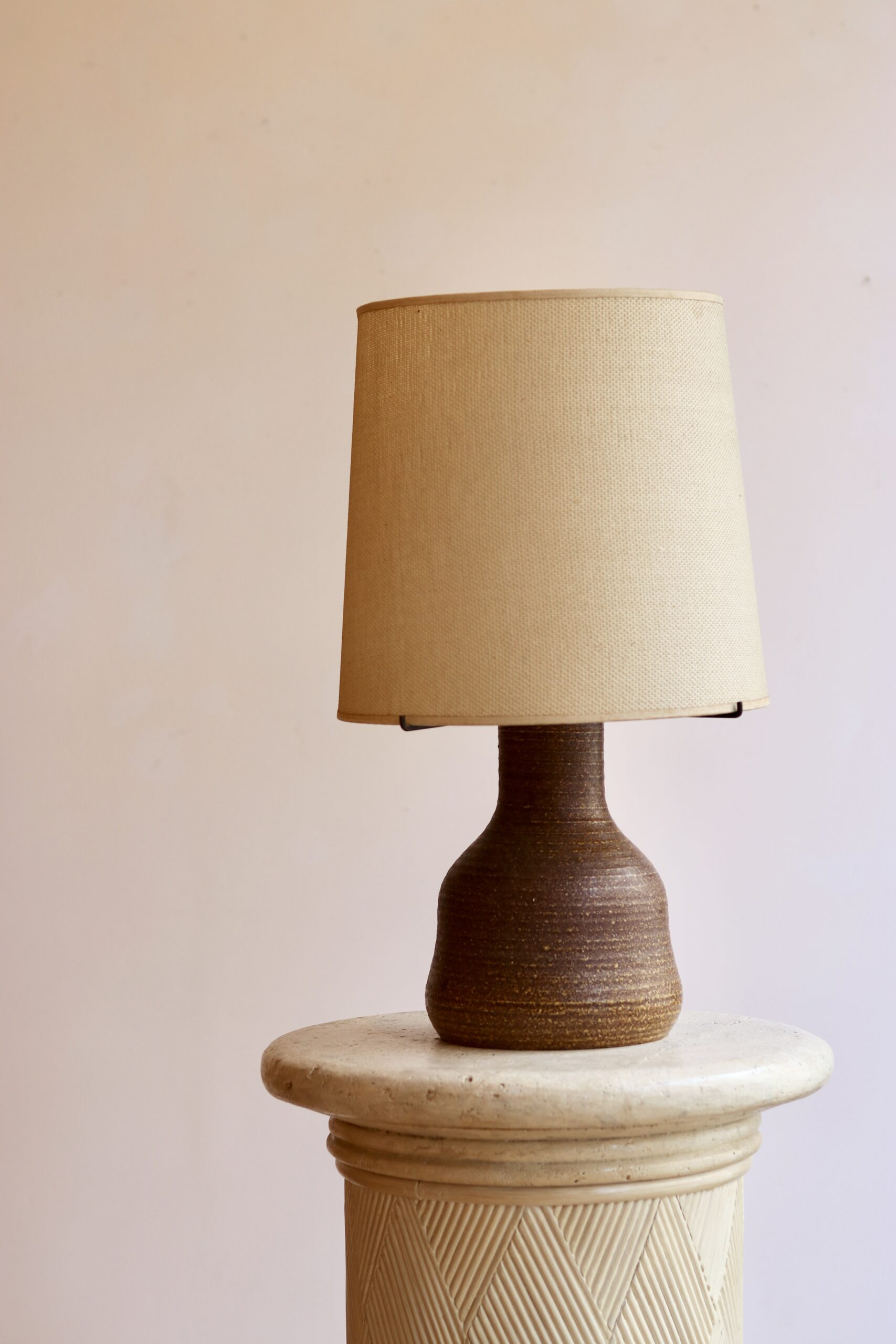 Lampe en céramique signée Accolay, années 60