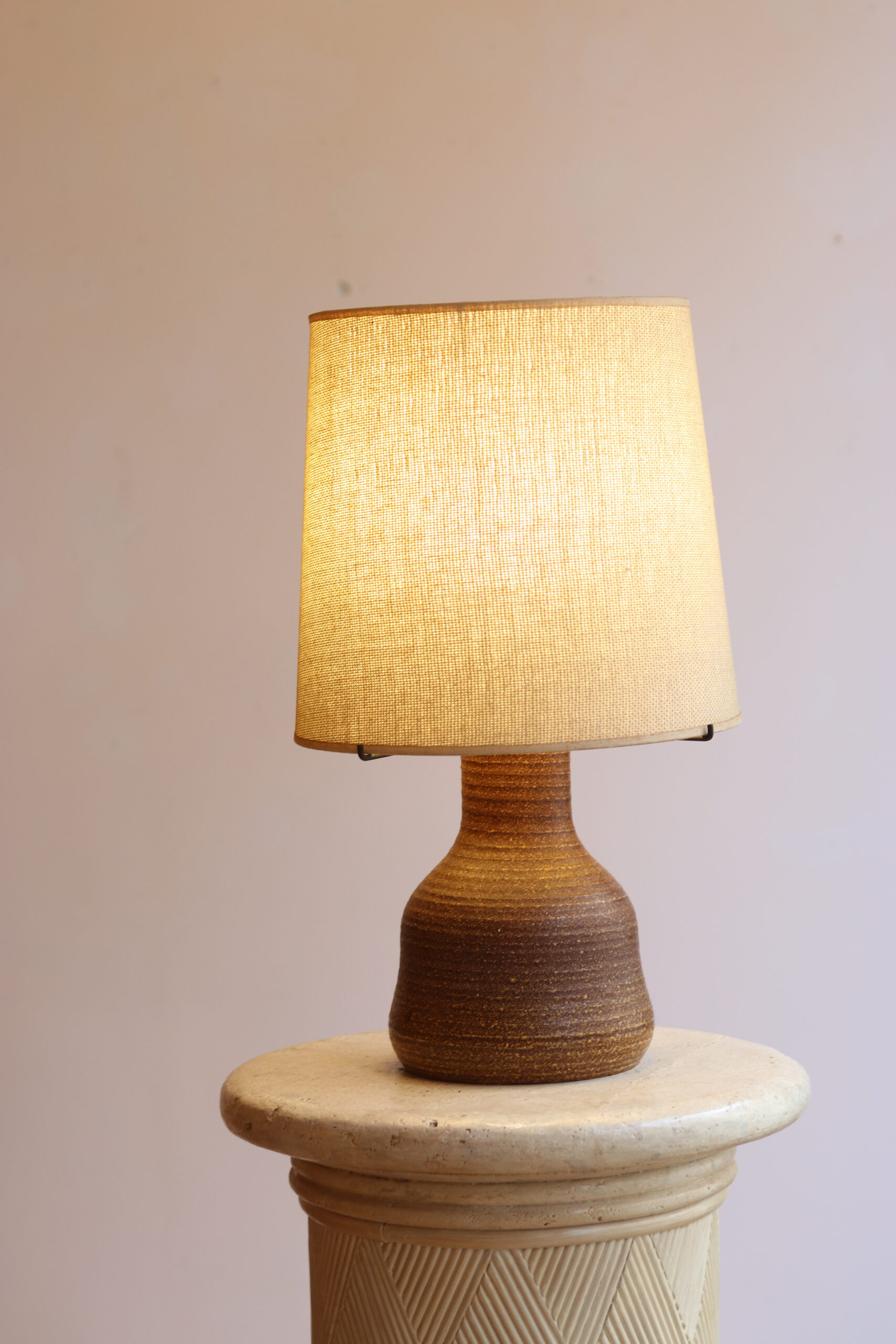 Lampe en céramique signée Accolay, années 60