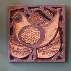 Grand relief mural en céramique signé Noomi Backhausen pour Søholm (Danemark), vers 1960