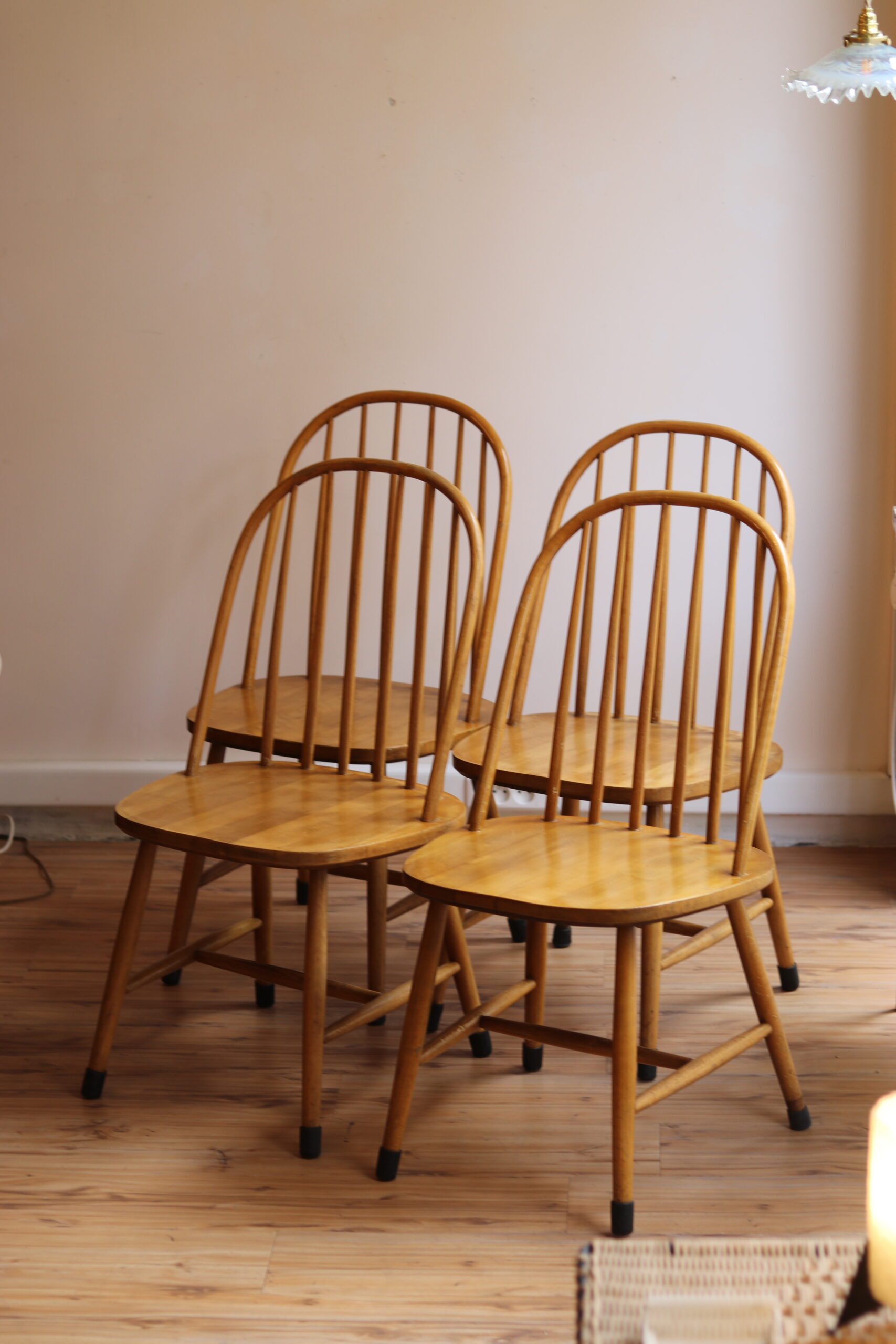 Suite de 4 chaises vintage, modèle Windsor