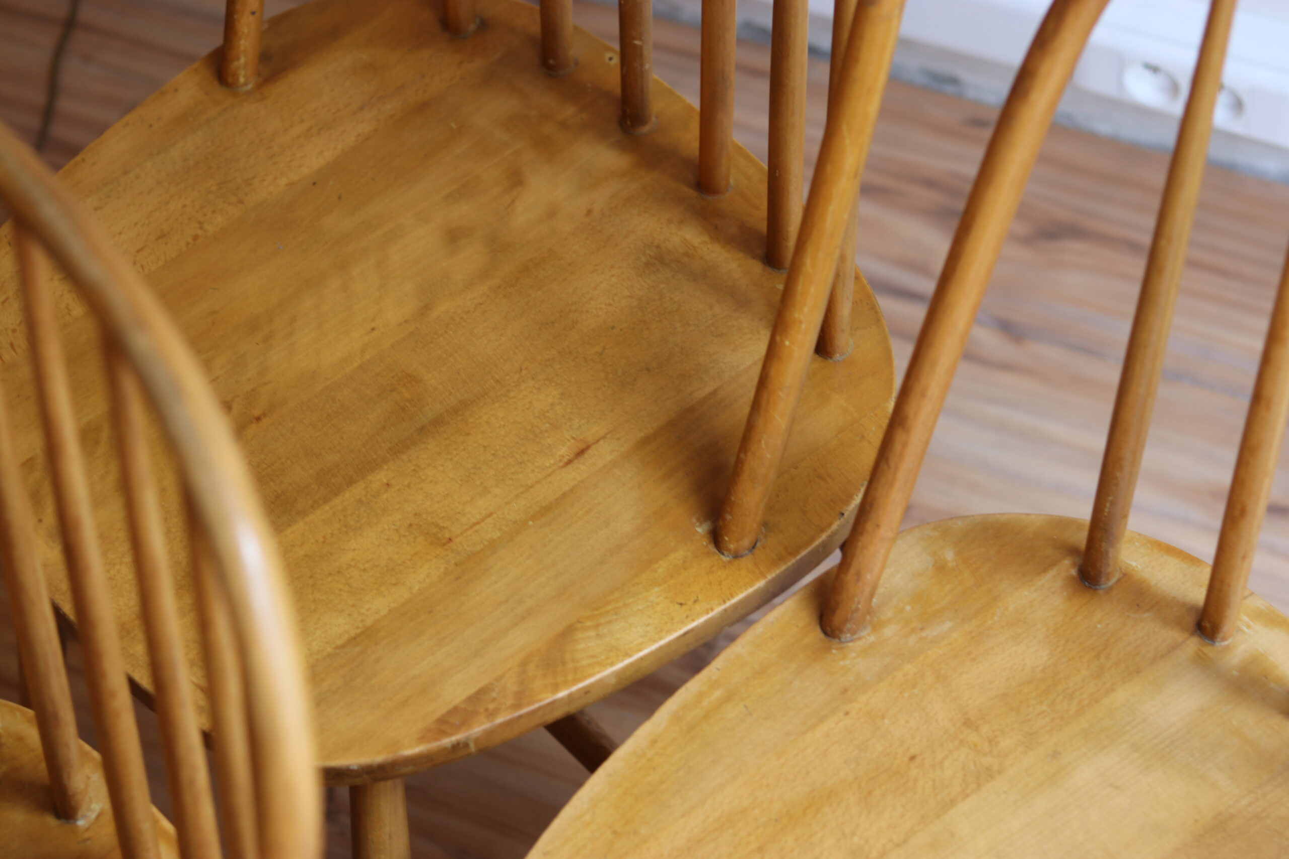 Suite de 4 chaises vintage, modèle Windsor – Image 6