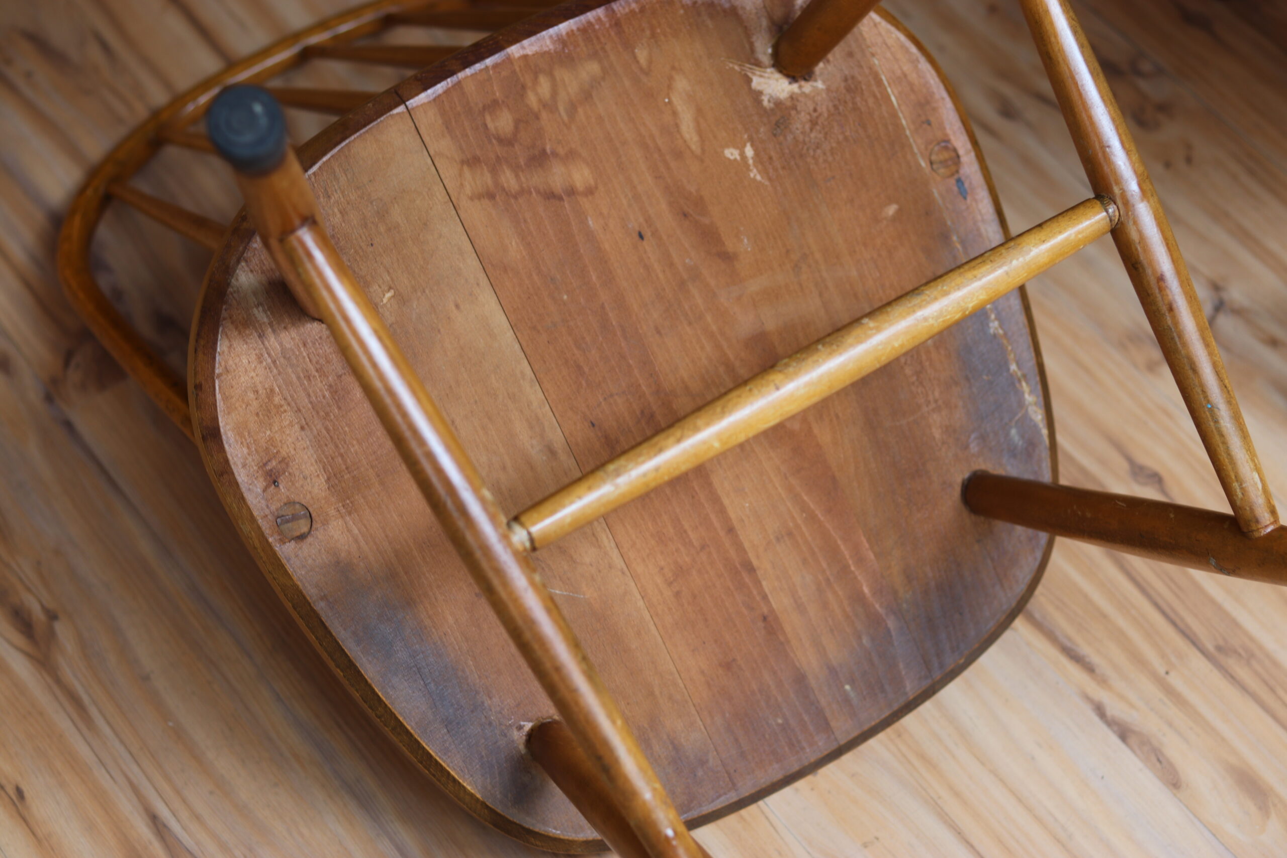 Suite de 4 chaises vintage, modèle Windsor – Image 3