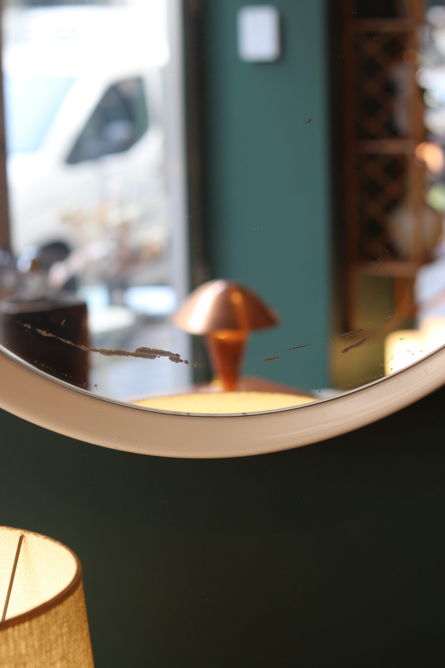 Grand miroir circulaire vintage, cadre en plastique – Image 4