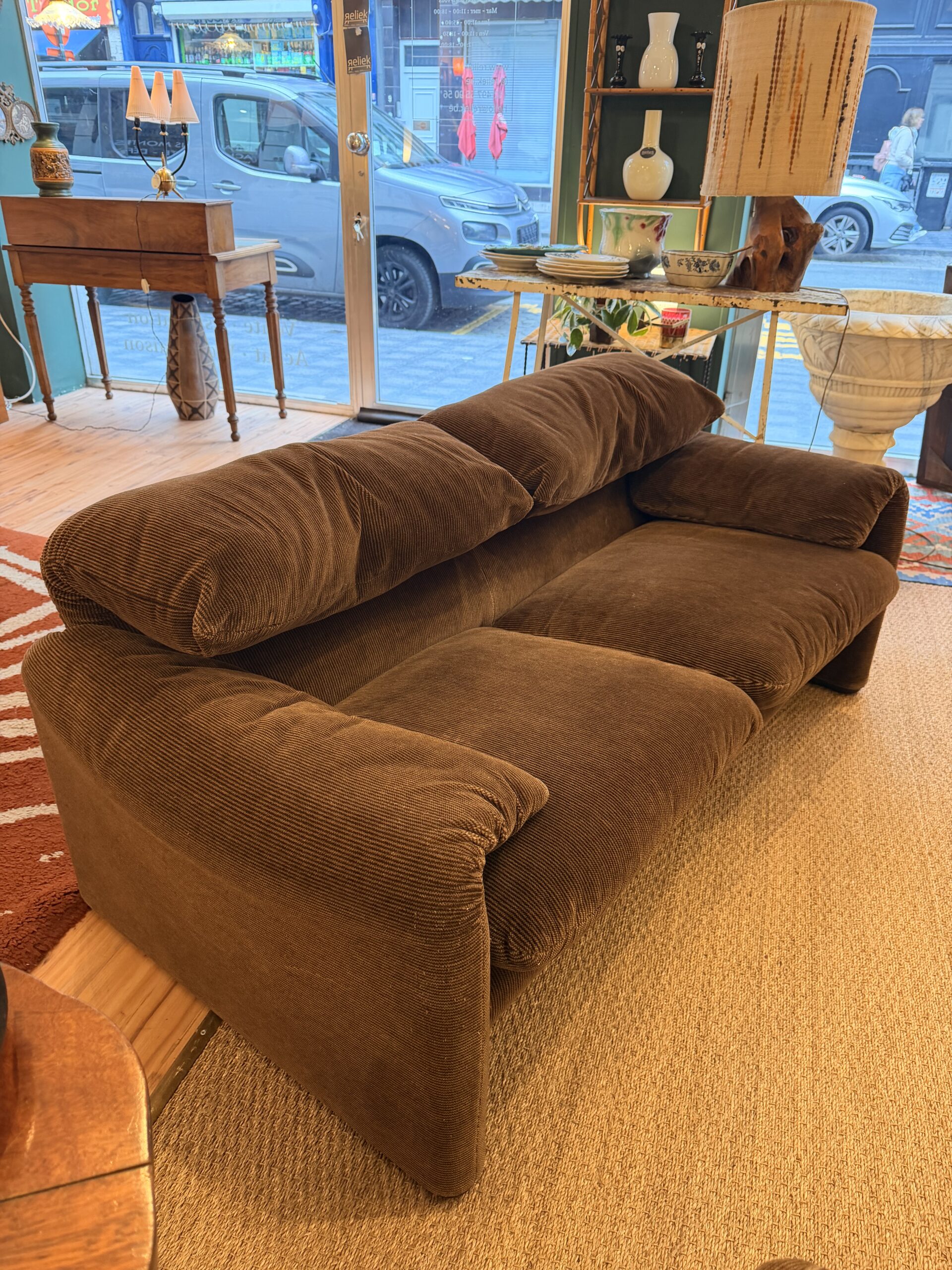 Canapé “Maralunga”, Vico Magistretti pour Cassina, 1973. 2 places. – Image 4