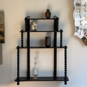 Etagère murale Napoléon III en bois tourné peint en noir,