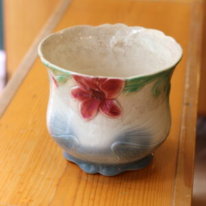 Cache-pot Art nouveau de la manufacture de Saint-Clément, vers 1900-1910