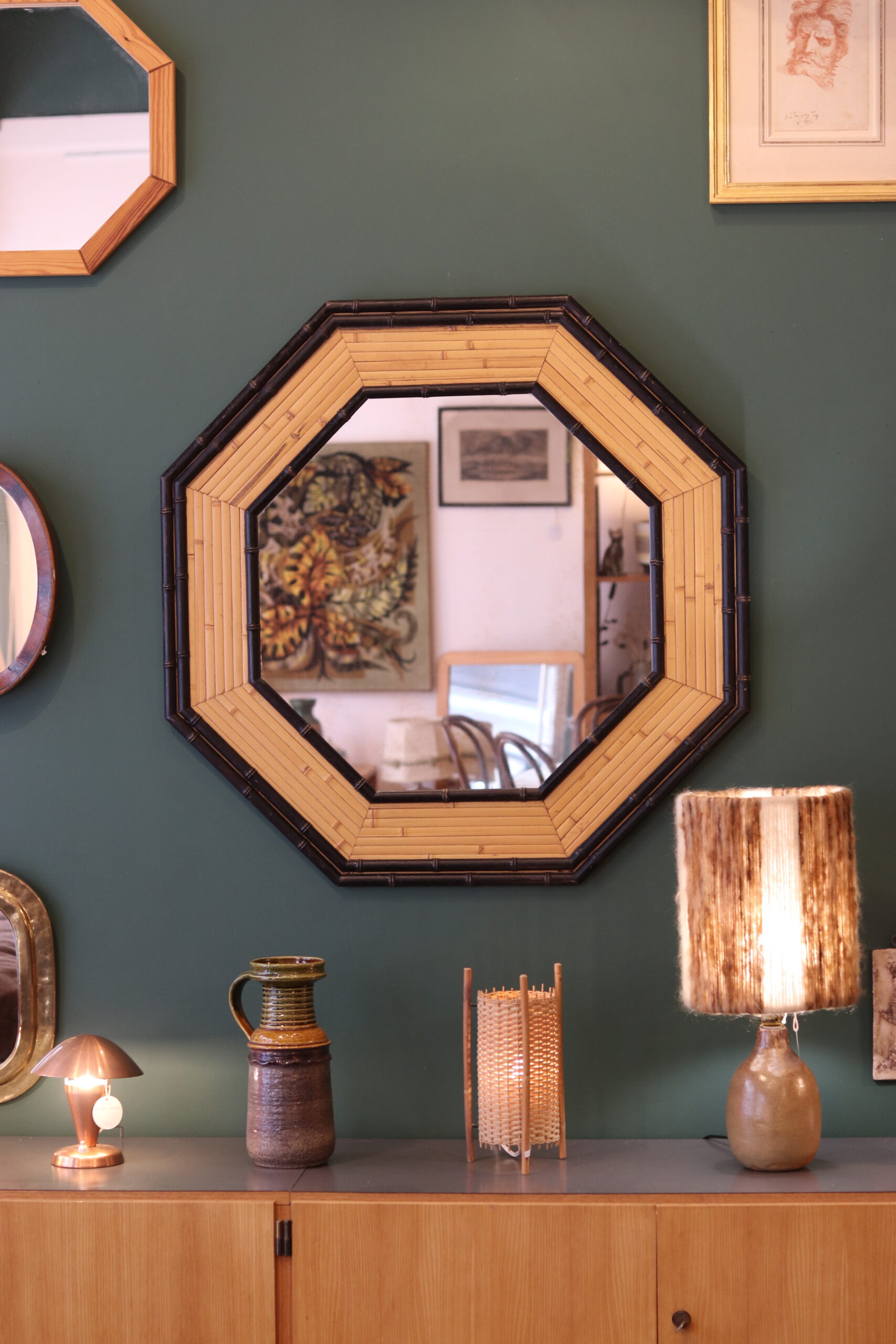 Grand miroir octogonal en bambou 1970