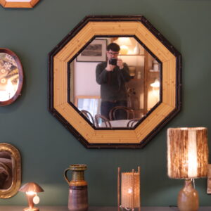 Grand miroir octogonal en bambou 1970