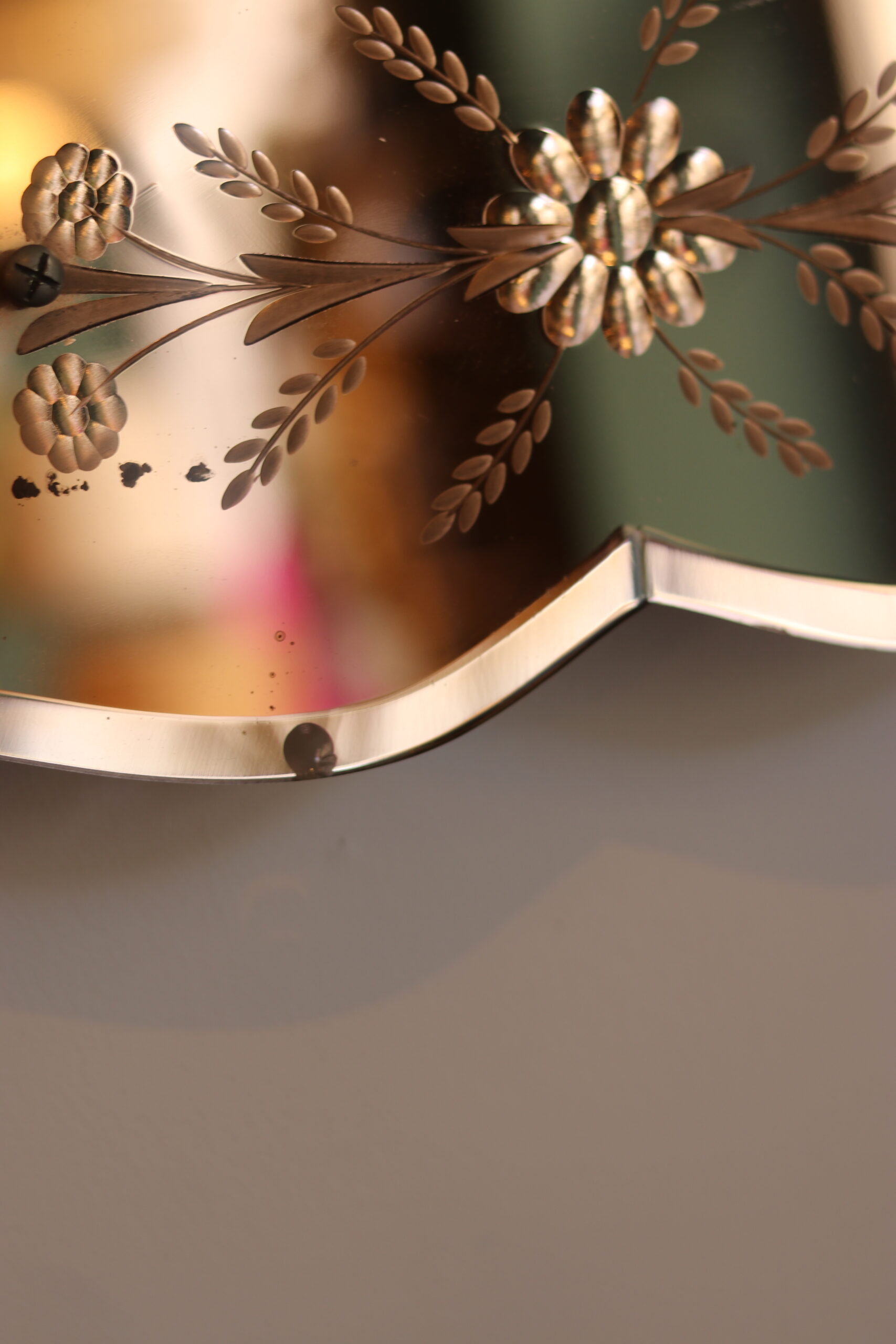 Grand miroir vénitien de la première moitié du XXe siècle, contour rosé – Image 3