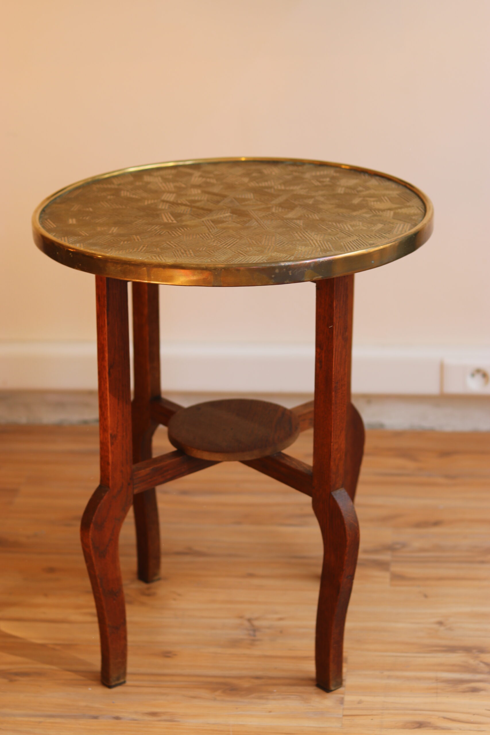 Élégante table d’appoint Art déco des années 40 – Image 2