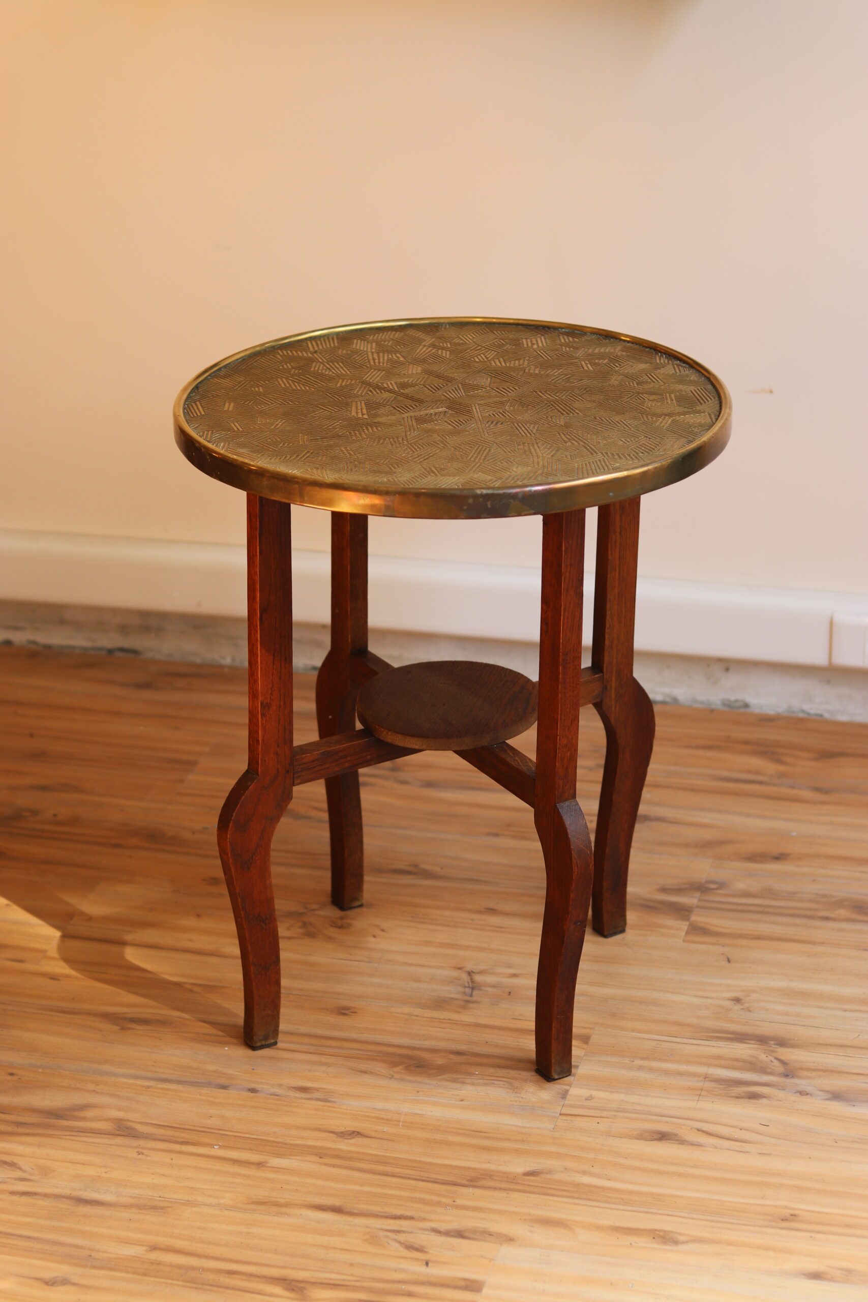 Élégante table d’appoint Art déco des années 40