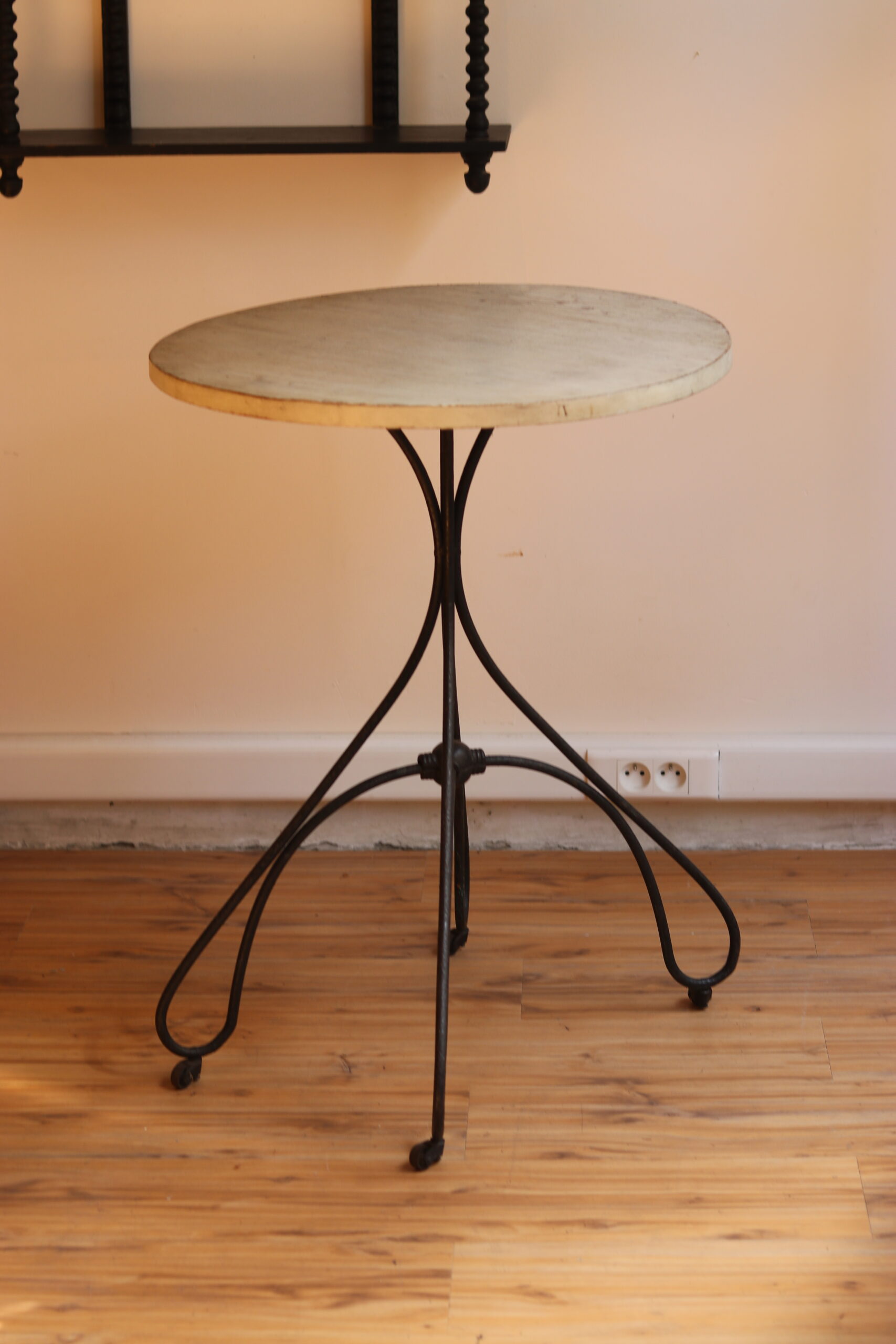 Table de bistrot Art nouveau – Image 2