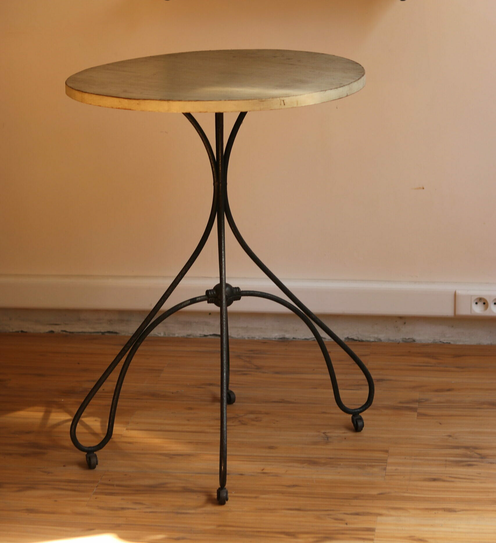 Table de bistrot Art nouveau