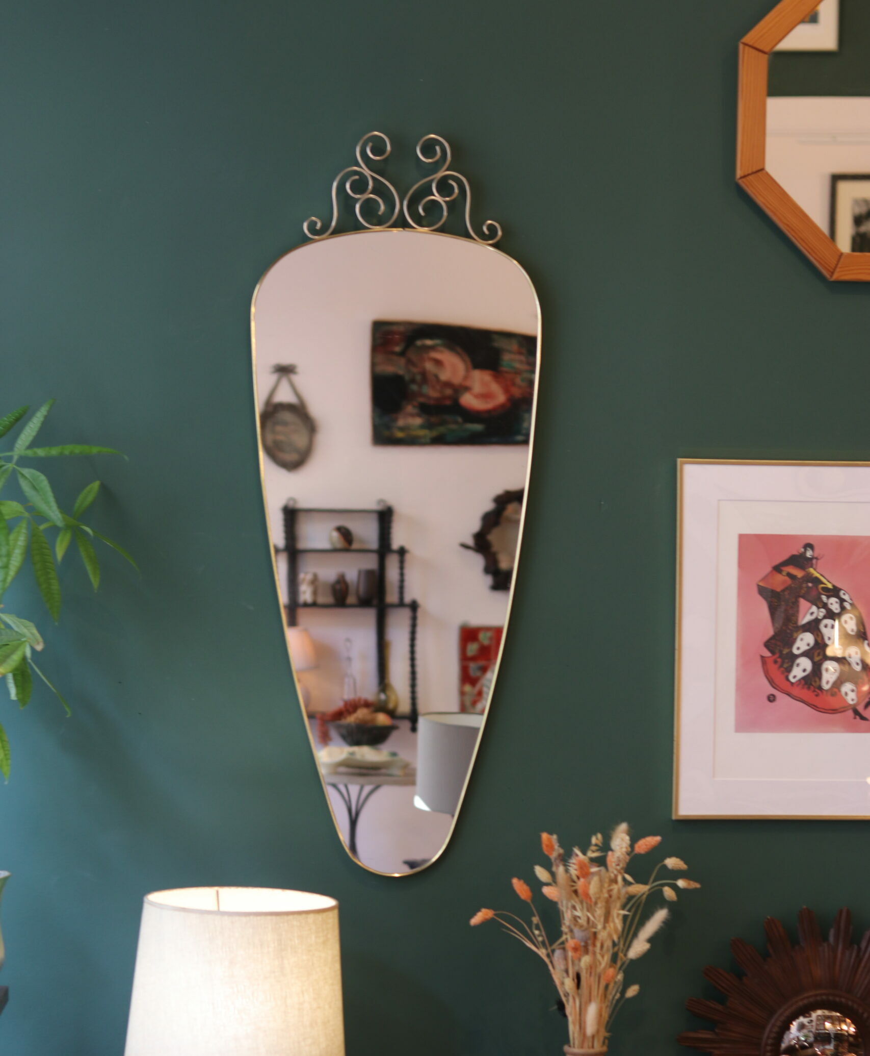 Grand miroir vintage des années 60 à contour doré