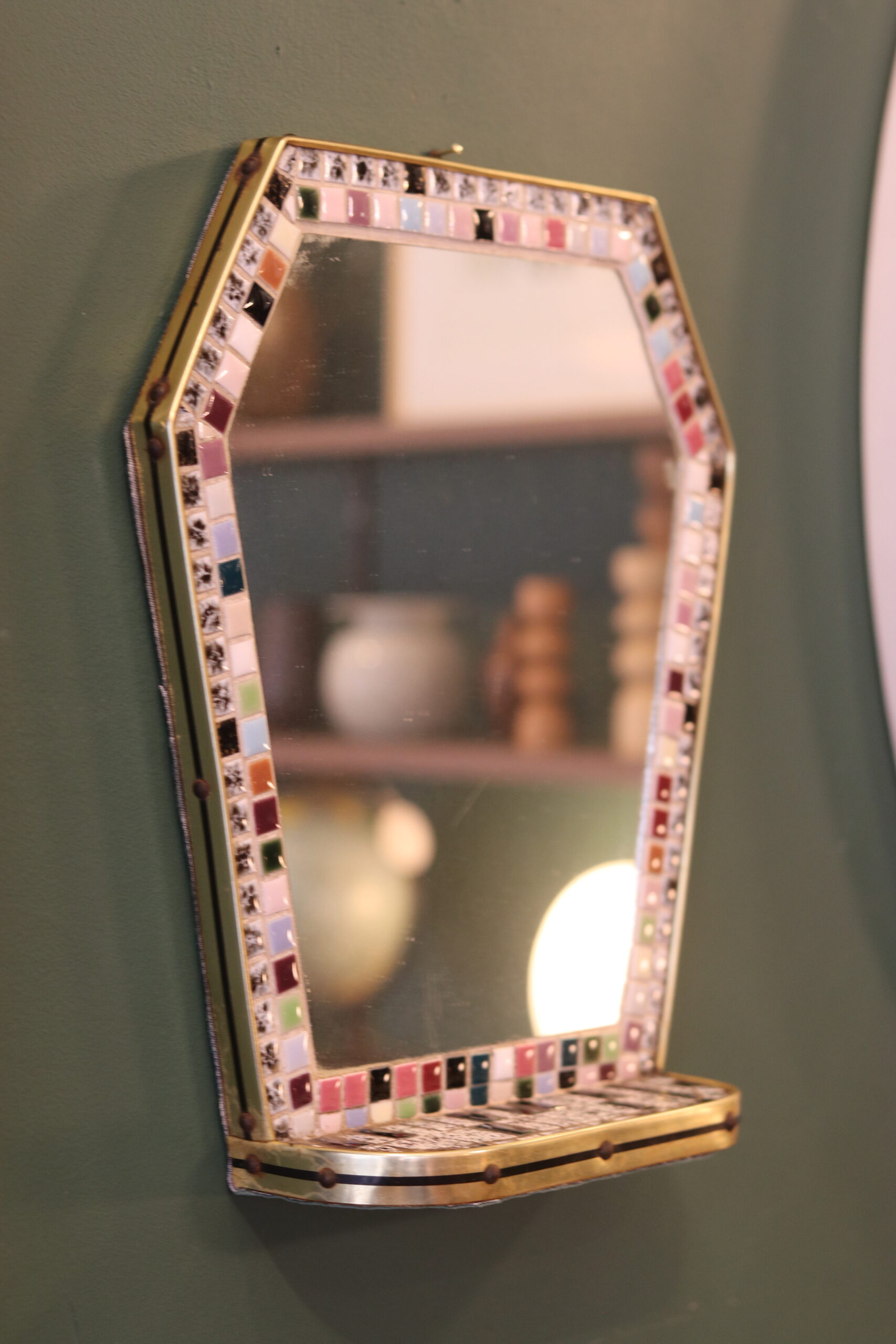 Rare miroir mural à tablette et mosaïque, années 1960
