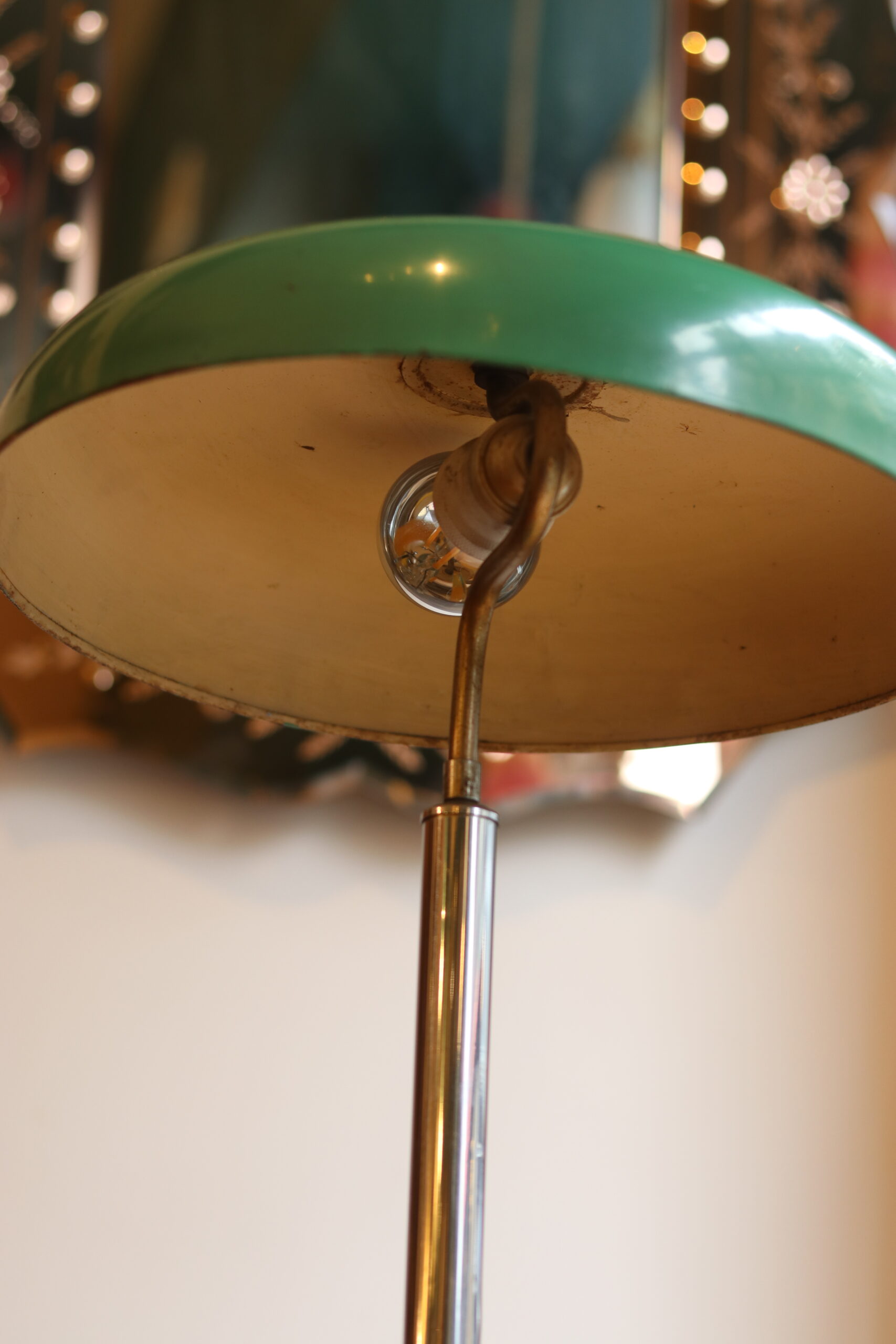 Lampe de bureau style Bauhaus en métal laqué vert, vers 1950-60 – Image 4