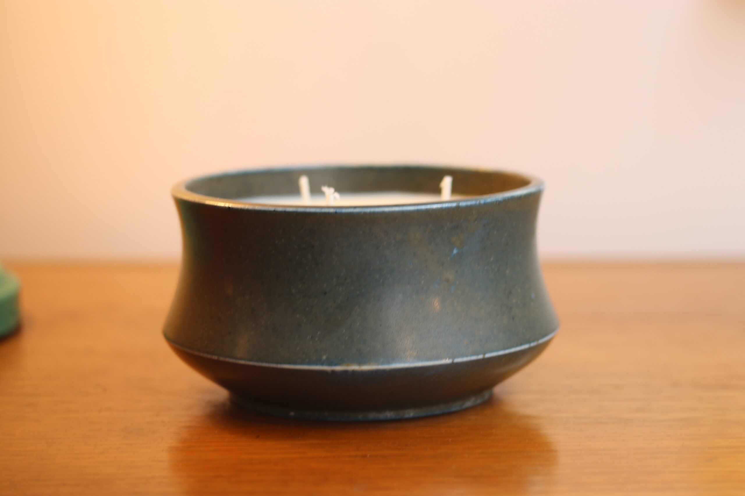 Grande bougie parfumée "Bois flotté", coupe suédoise 1950s