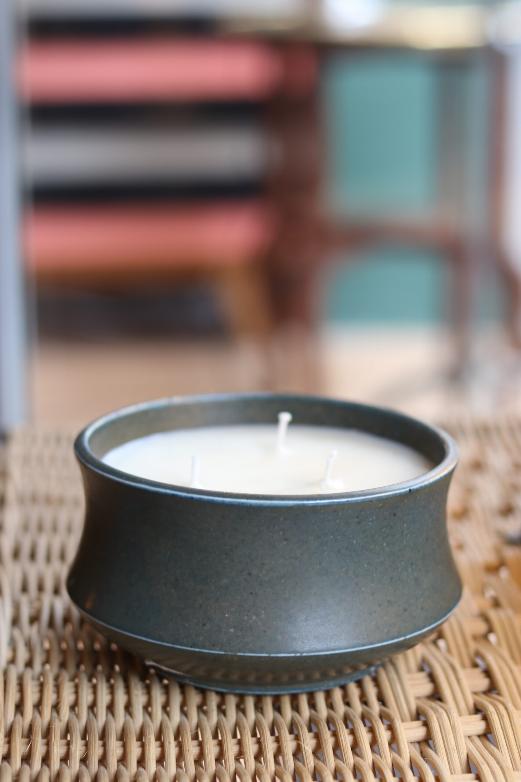 Grande bougie parfumée "Bois flotté", coupe suédoise 1950s – Image 3