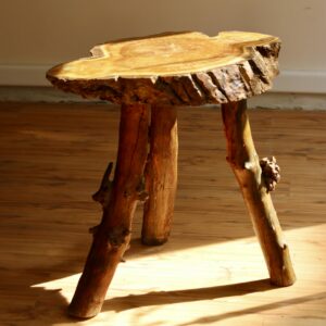 Table d’appoint brutaliste en chêne, années 1950-60