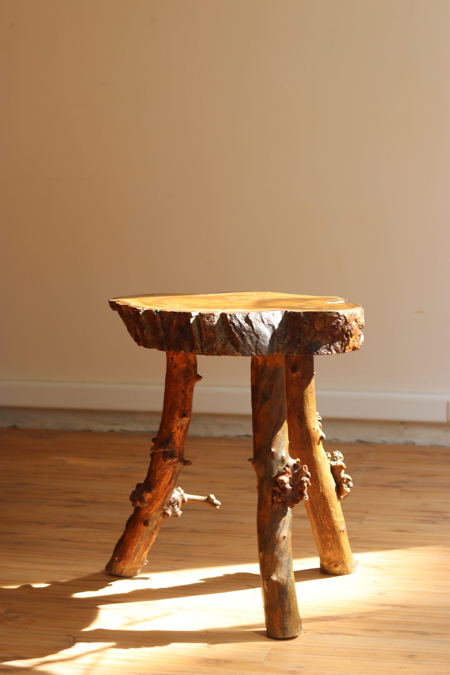 Table d’appoint brutaliste en chêne, années 1950-60 – Image 3